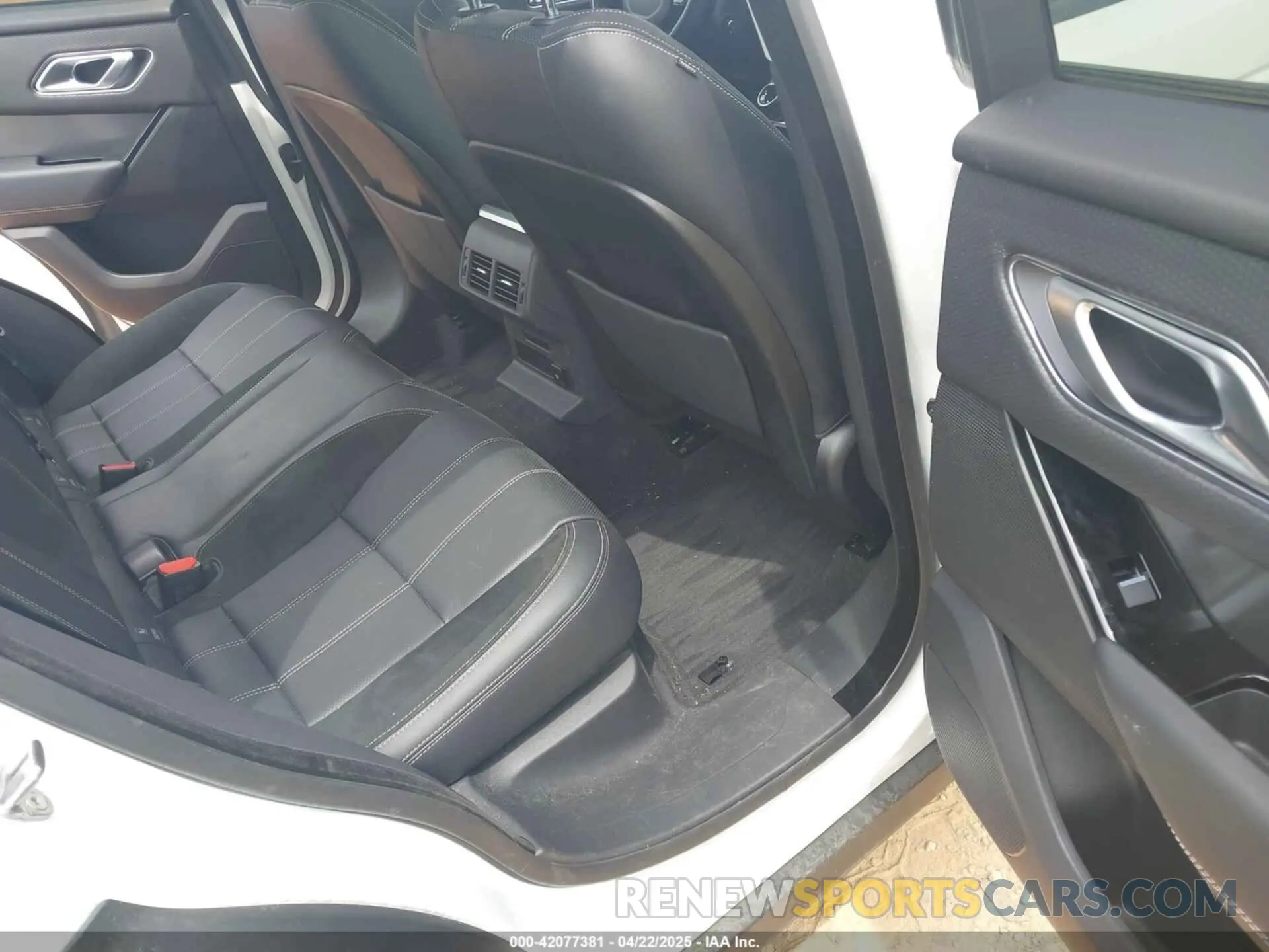 8 Photograph of a damaged car SALYB2EX3LA292863 LAND ROVER RANGE ROVER VELAR 2020