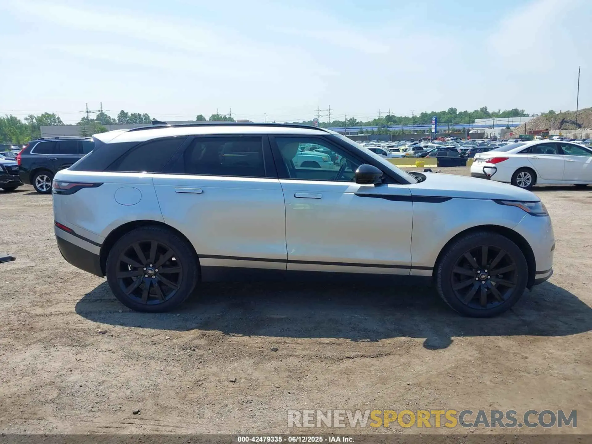 13 Photograph of a damaged car SALYB2EX4LA242330 LAND ROVER RANGE ROVER VELAR 2020