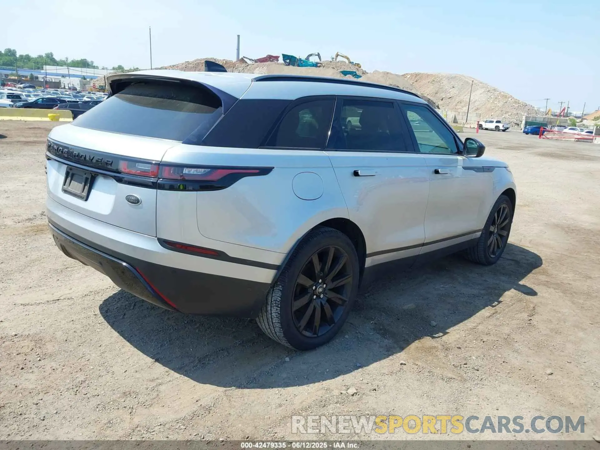 4 Photograph of a damaged car SALYB2EX4LA242330 LAND ROVER RANGE ROVER VELAR 2020