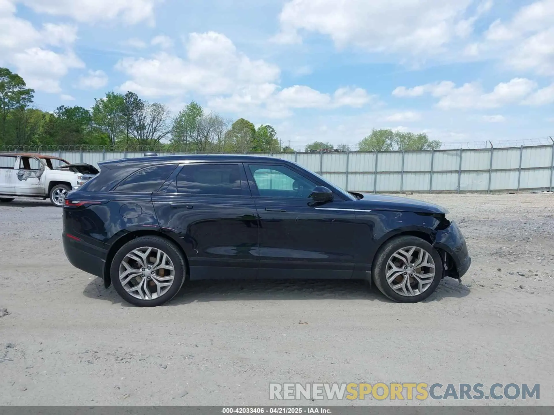 14 Photograph of a damaged car SALYB2EX5LA277829 LAND ROVER RANGE ROVER VELAR 2020