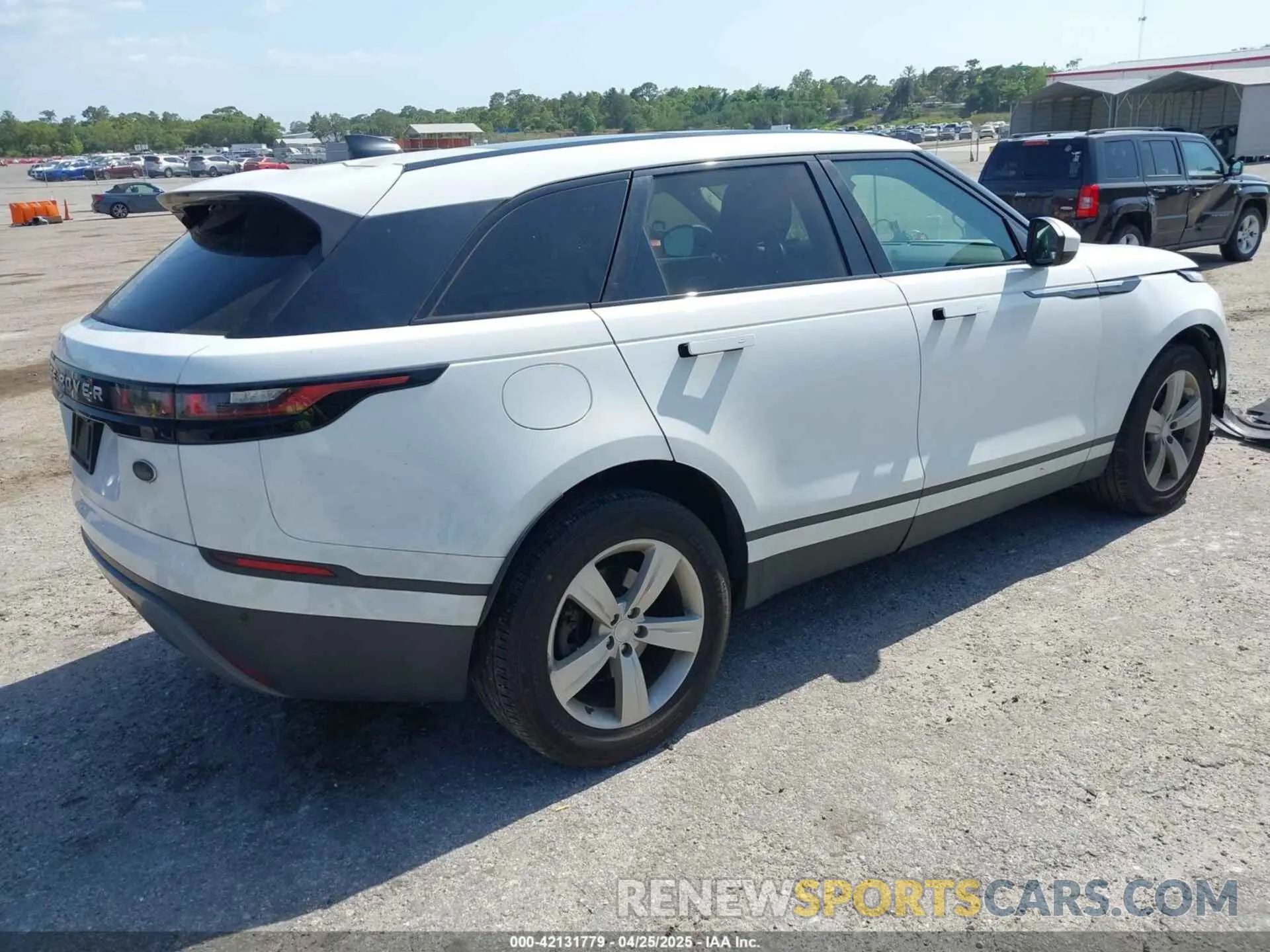 4 Photograph of a damaged car SALYB2EX7LA252141 LAND ROVER RANGE ROVER VELAR 2020