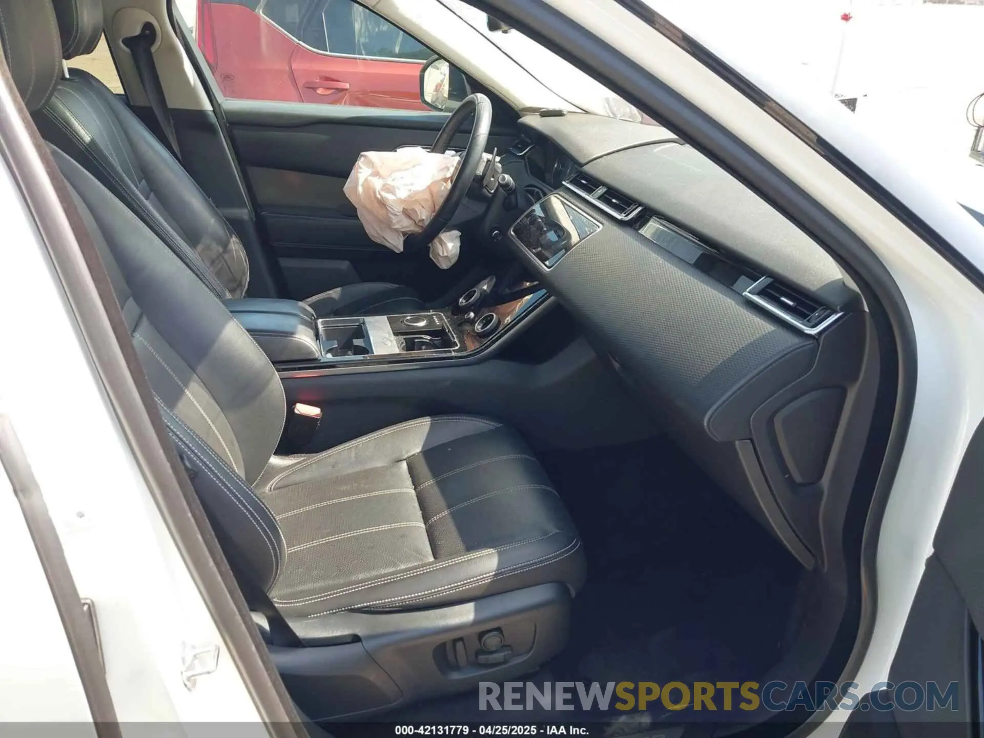 5 Photograph of a damaged car SALYB2EX7LA252141 LAND ROVER RANGE ROVER VELAR 2020