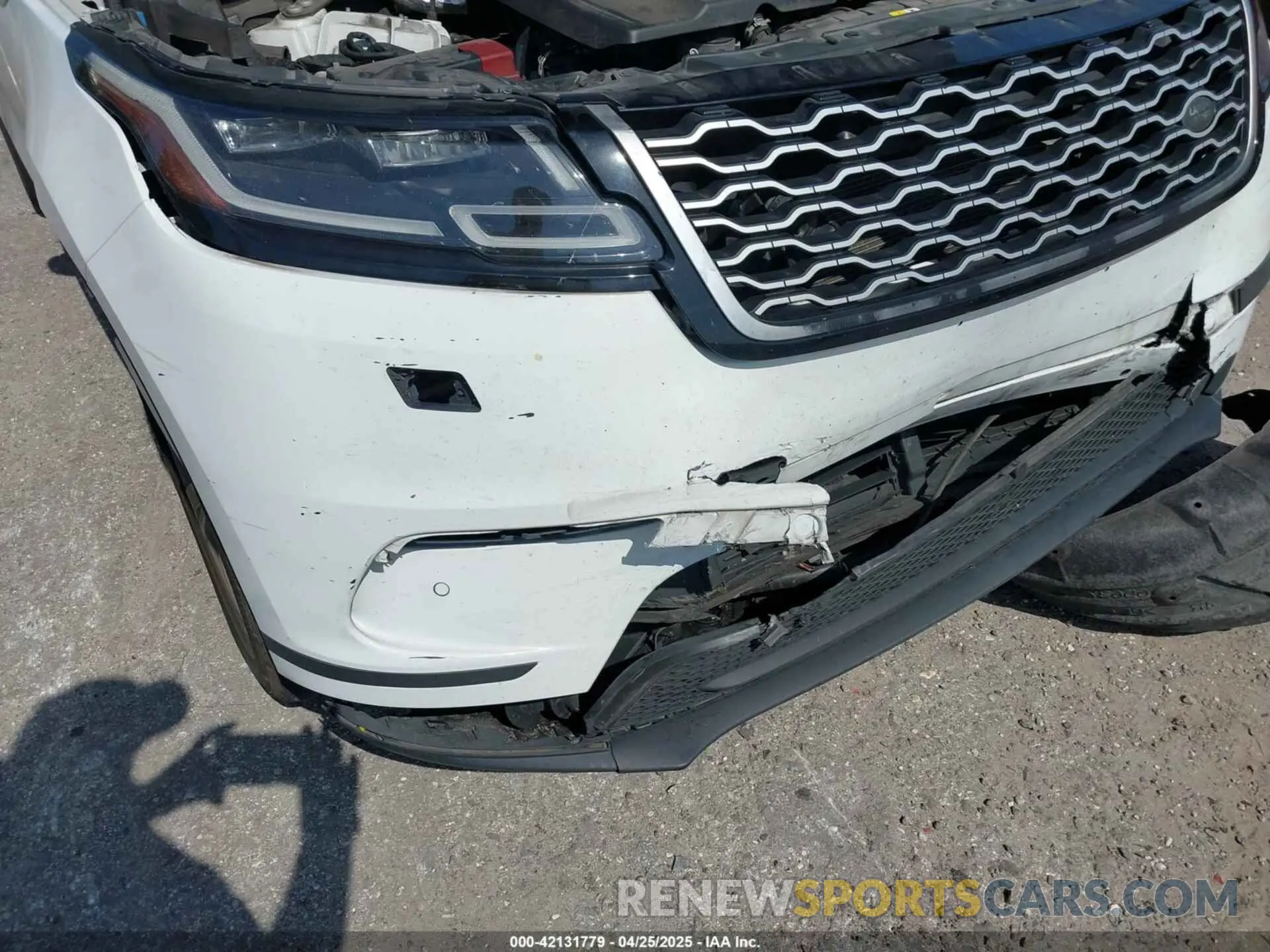 6 Photograph of a damaged car SALYB2EX7LA252141 LAND ROVER RANGE ROVER VELAR 2020