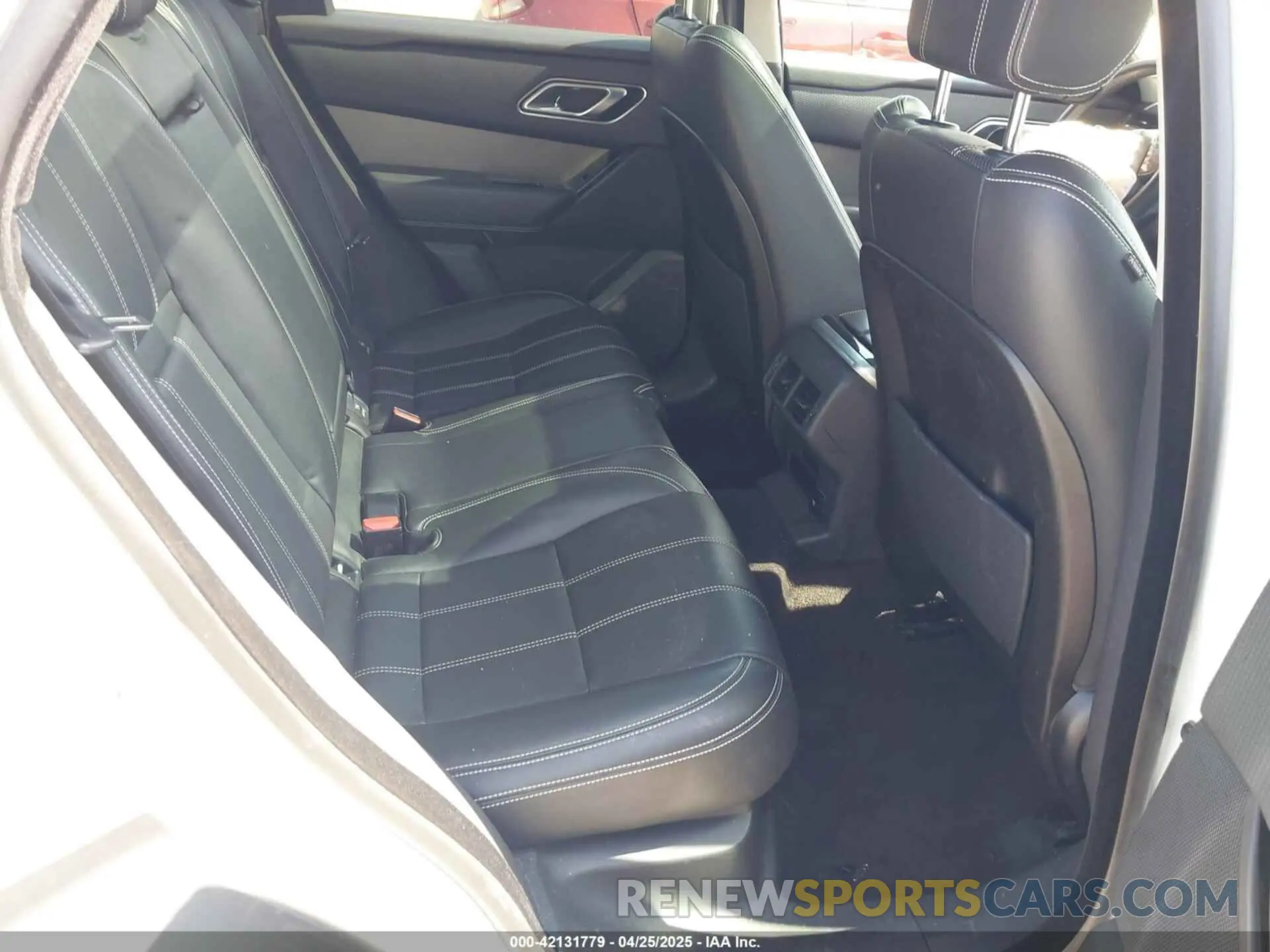 8 Photograph of a damaged car SALYB2EX7LA252141 LAND ROVER RANGE ROVER VELAR 2020
