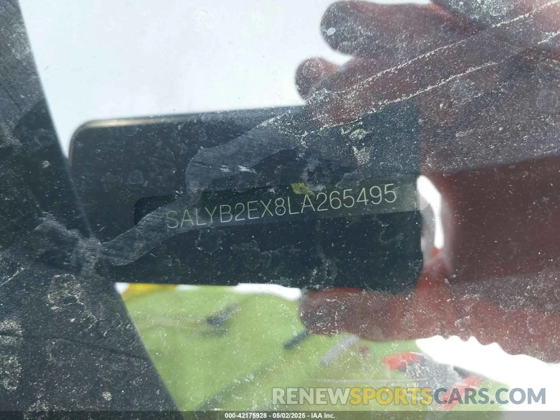 17 Photograph of a damaged car SALYB2EX8LA265495 LAND ROVER RANGE ROVER VELAR 2020