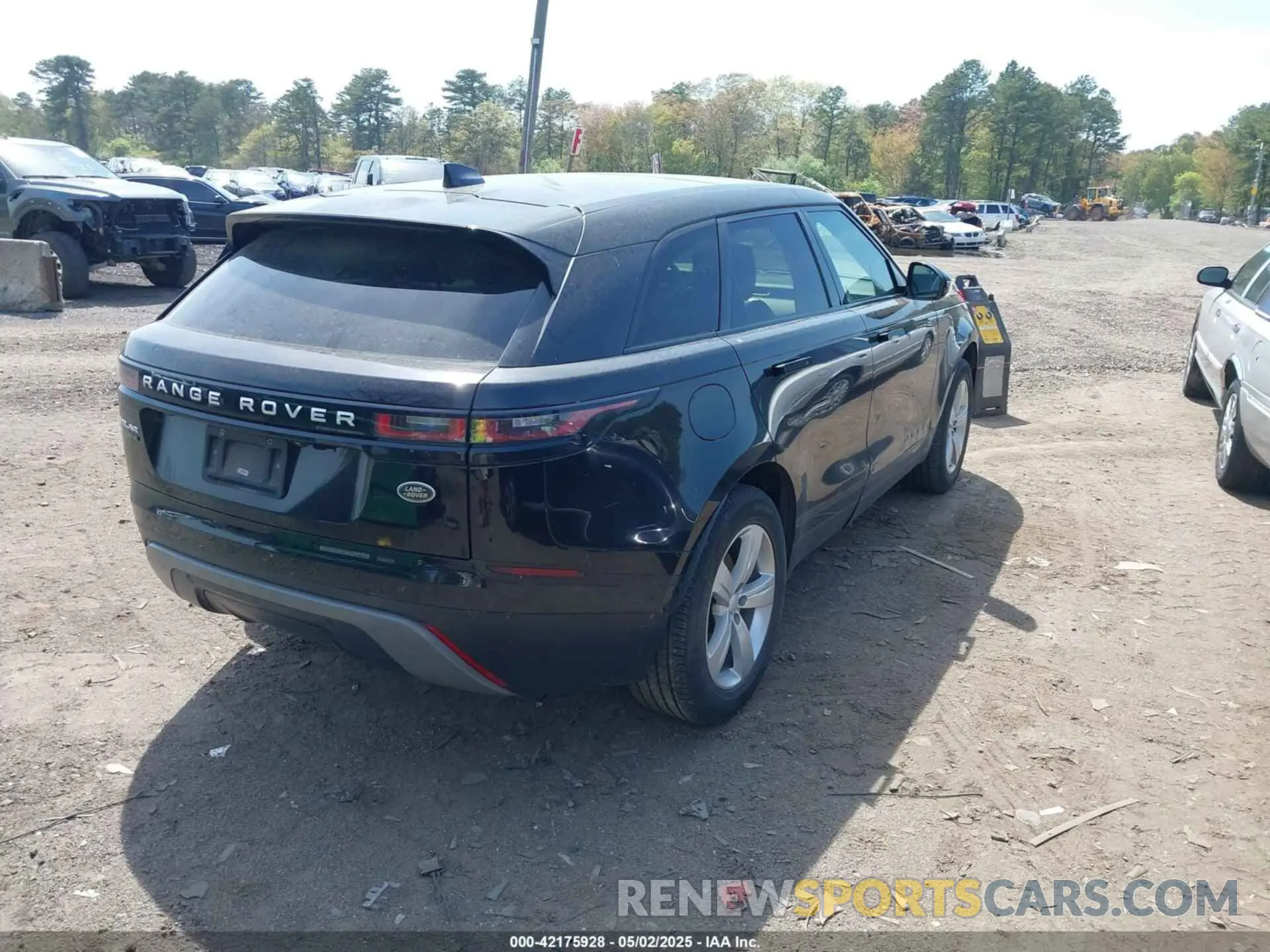 4 Photograph of a damaged car SALYB2EX8LA265495 LAND ROVER RANGE ROVER VELAR 2020