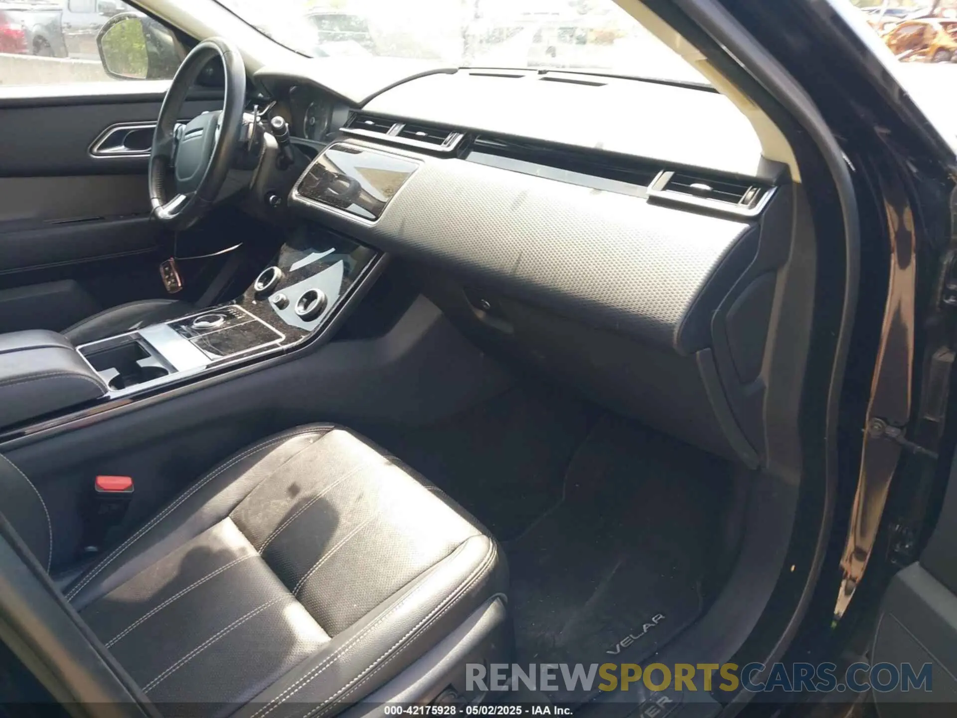 5 Photograph of a damaged car SALYB2EX8LA265495 LAND ROVER RANGE ROVER VELAR 2020