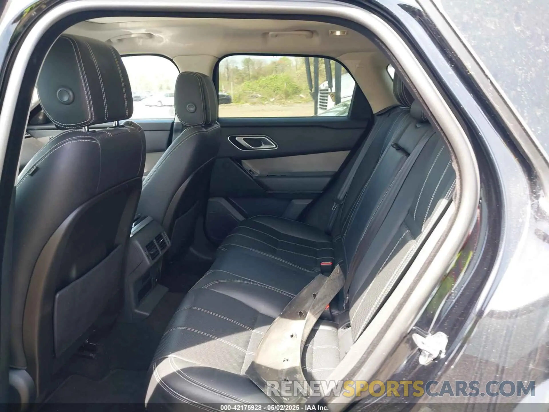 8 Photograph of a damaged car SALYB2EX8LA265495 LAND ROVER RANGE ROVER VELAR 2020