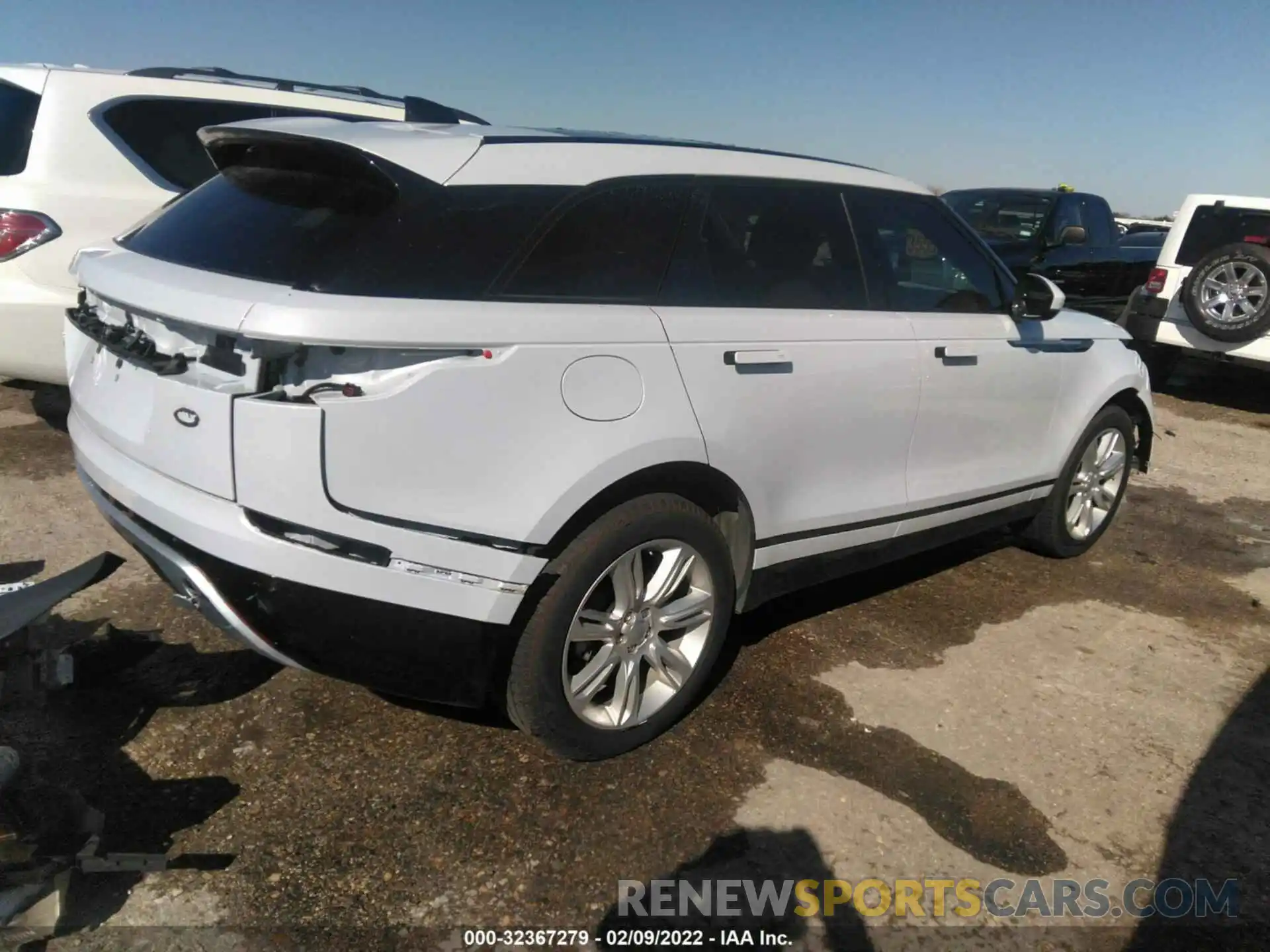 4 Photograph of a damaged car SALYB2EX8LA266355 LAND ROVER RANGE ROVER VELAR 2020