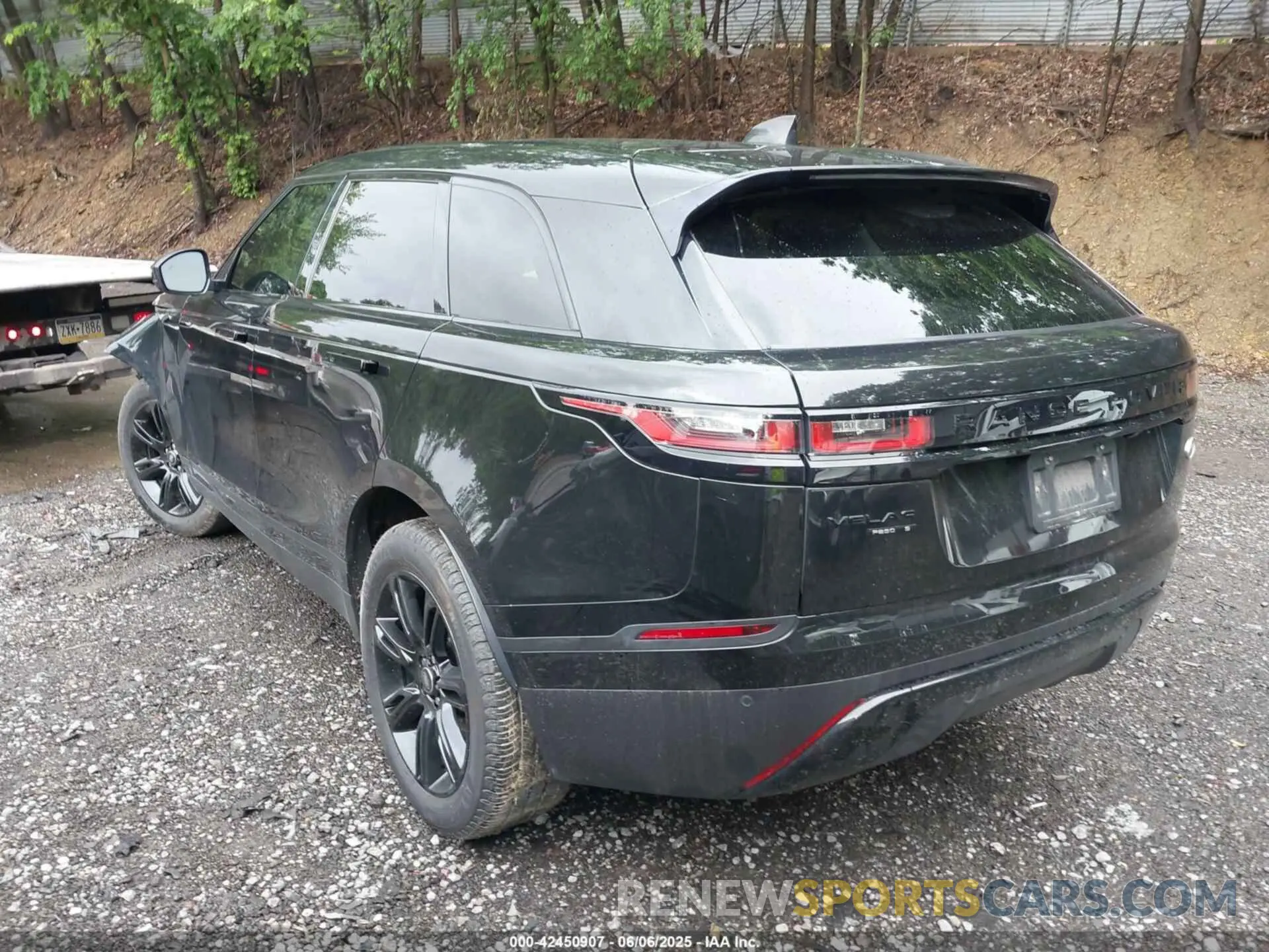 3 Photograph of a damaged car SALYB2EX8LA276304 LAND ROVER RANGE ROVER VELAR 2020