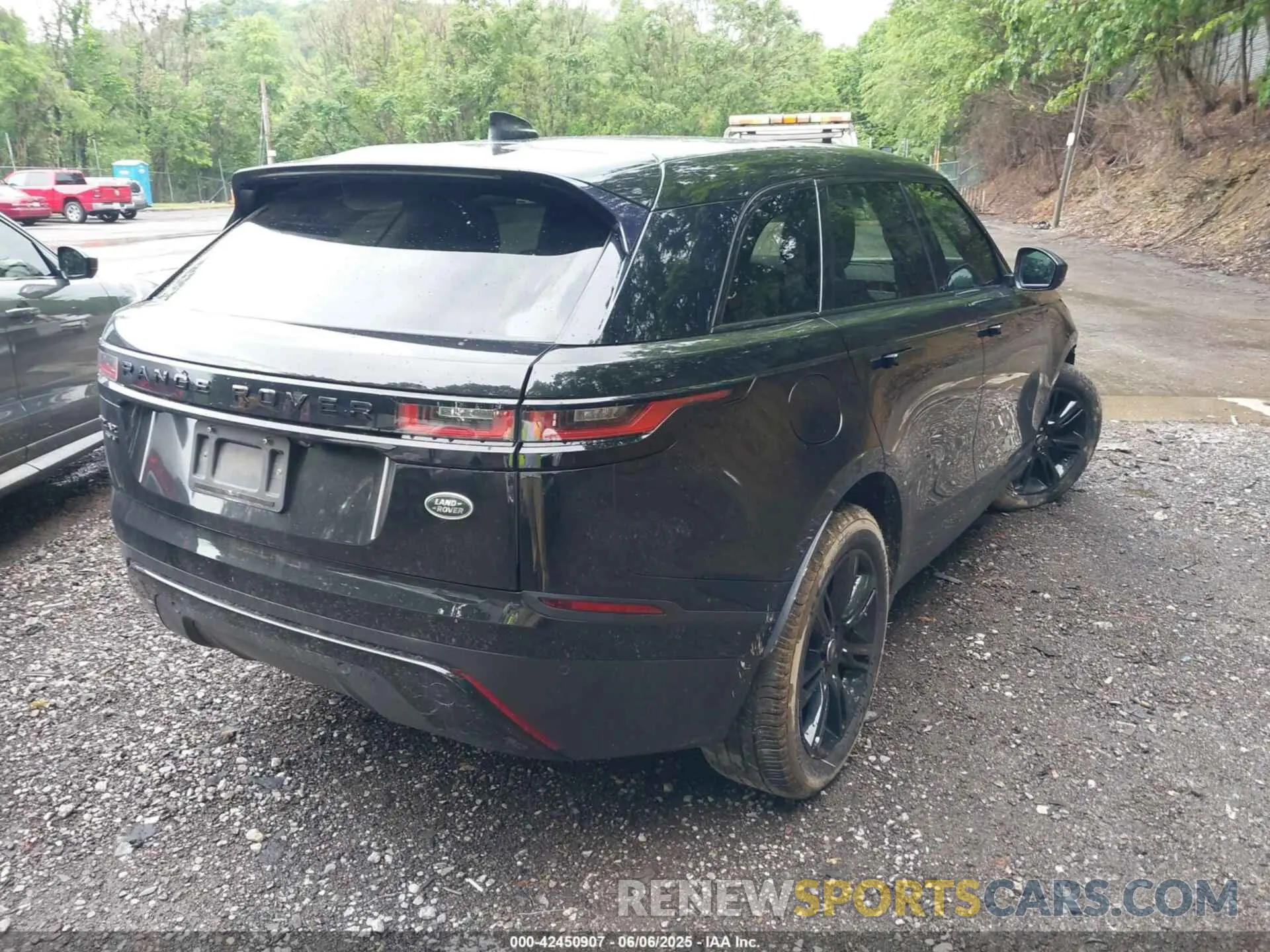 4 Photograph of a damaged car SALYB2EX8LA276304 LAND ROVER RANGE ROVER VELAR 2020