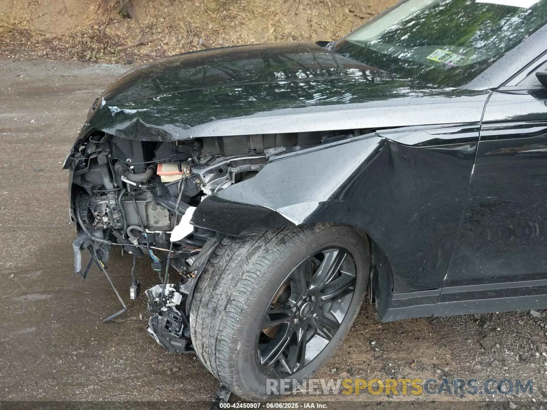 6 Photograph of a damaged car SALYB2EX8LA276304 LAND ROVER RANGE ROVER VELAR 2020