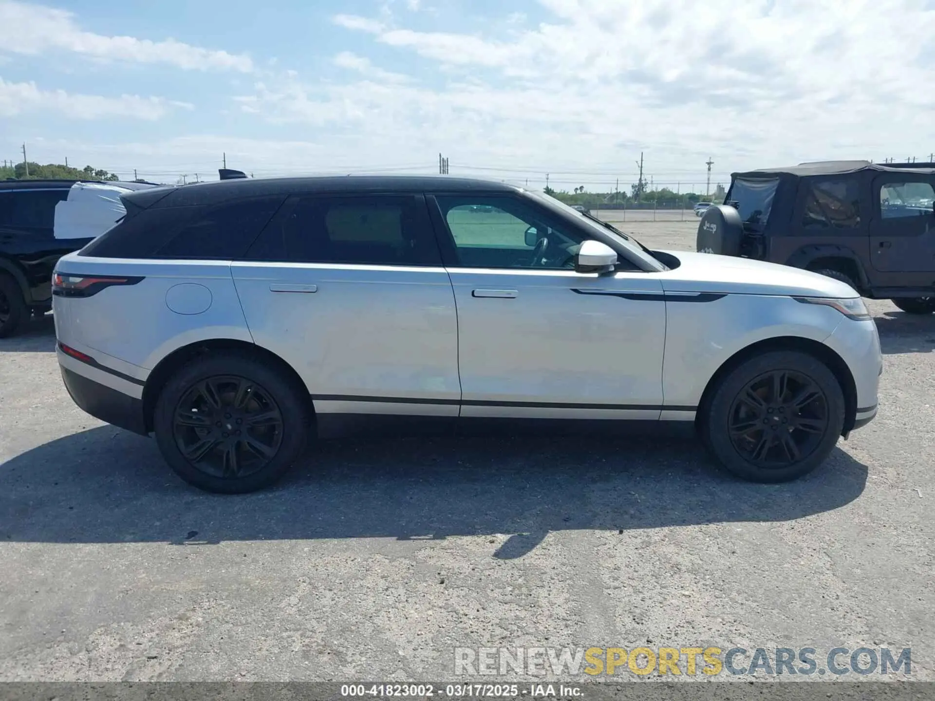 14 Photograph of a damaged car SALYB2EXXLA255258 LAND ROVER RANGE ROVER VELAR 2020