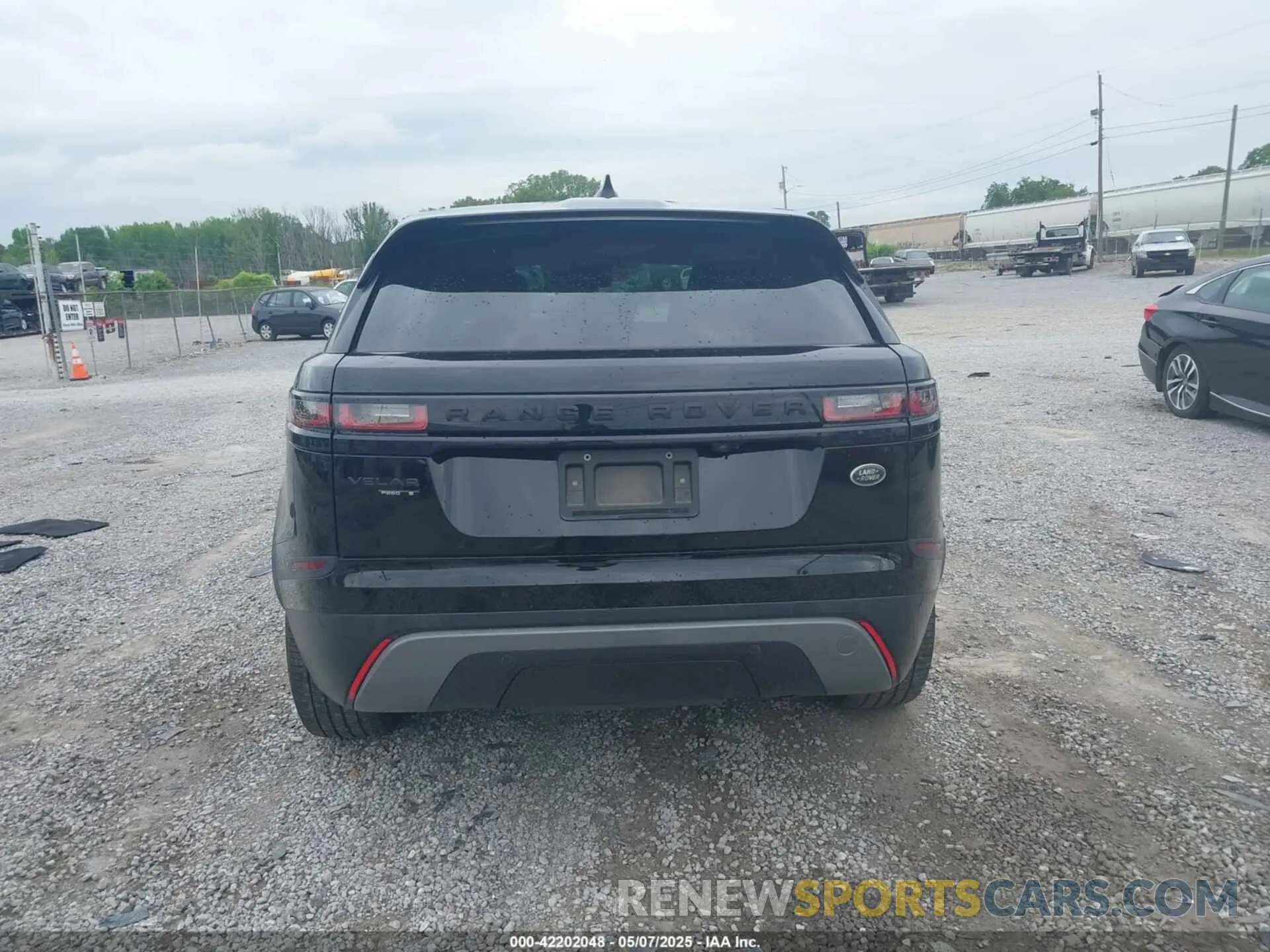 16 Photograph of a damaged car SALYB2EXXLA265661 LAND ROVER RANGE ROVER VELAR 2020