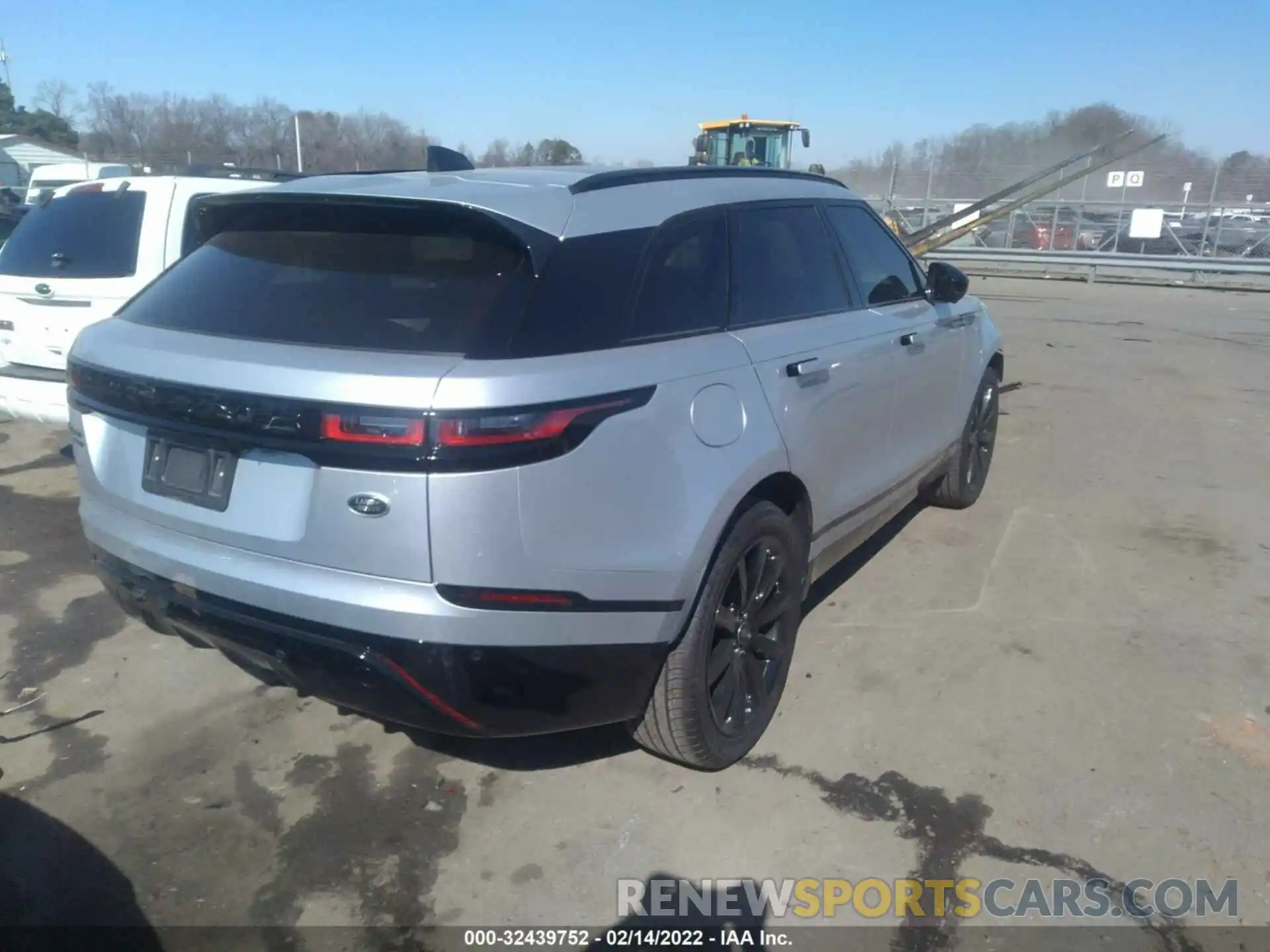 4 Photograph of a damaged car SALYK2EX1LA282512 LAND ROVER RANGE ROVER VELAR 2020