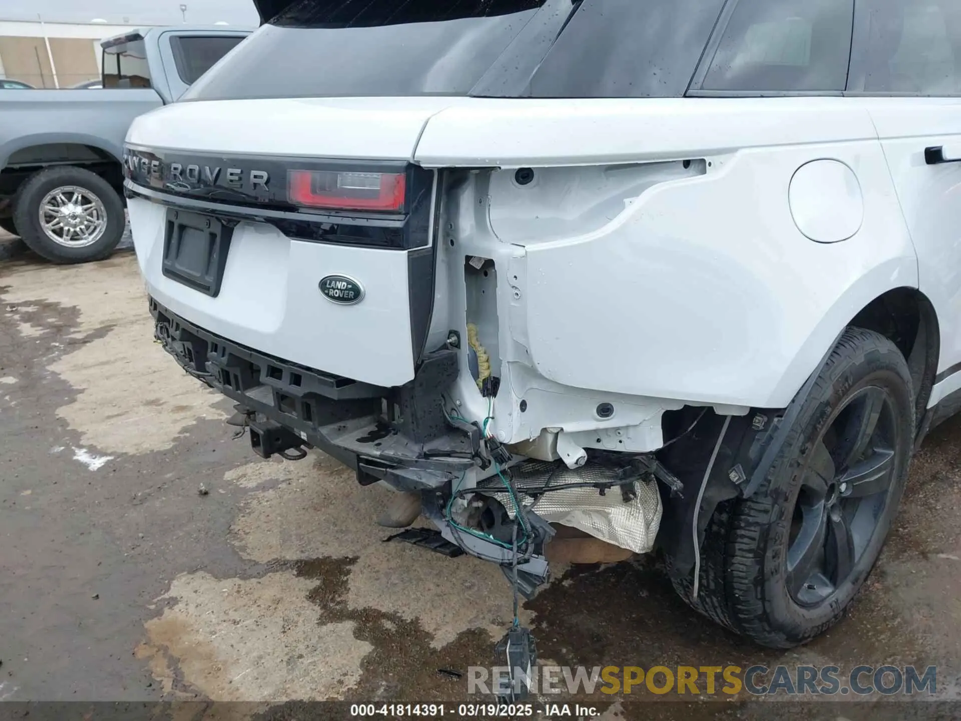 6 Photograph of a damaged car SALYK2EX3LA291471 LAND ROVER RANGE ROVER VELAR 2020