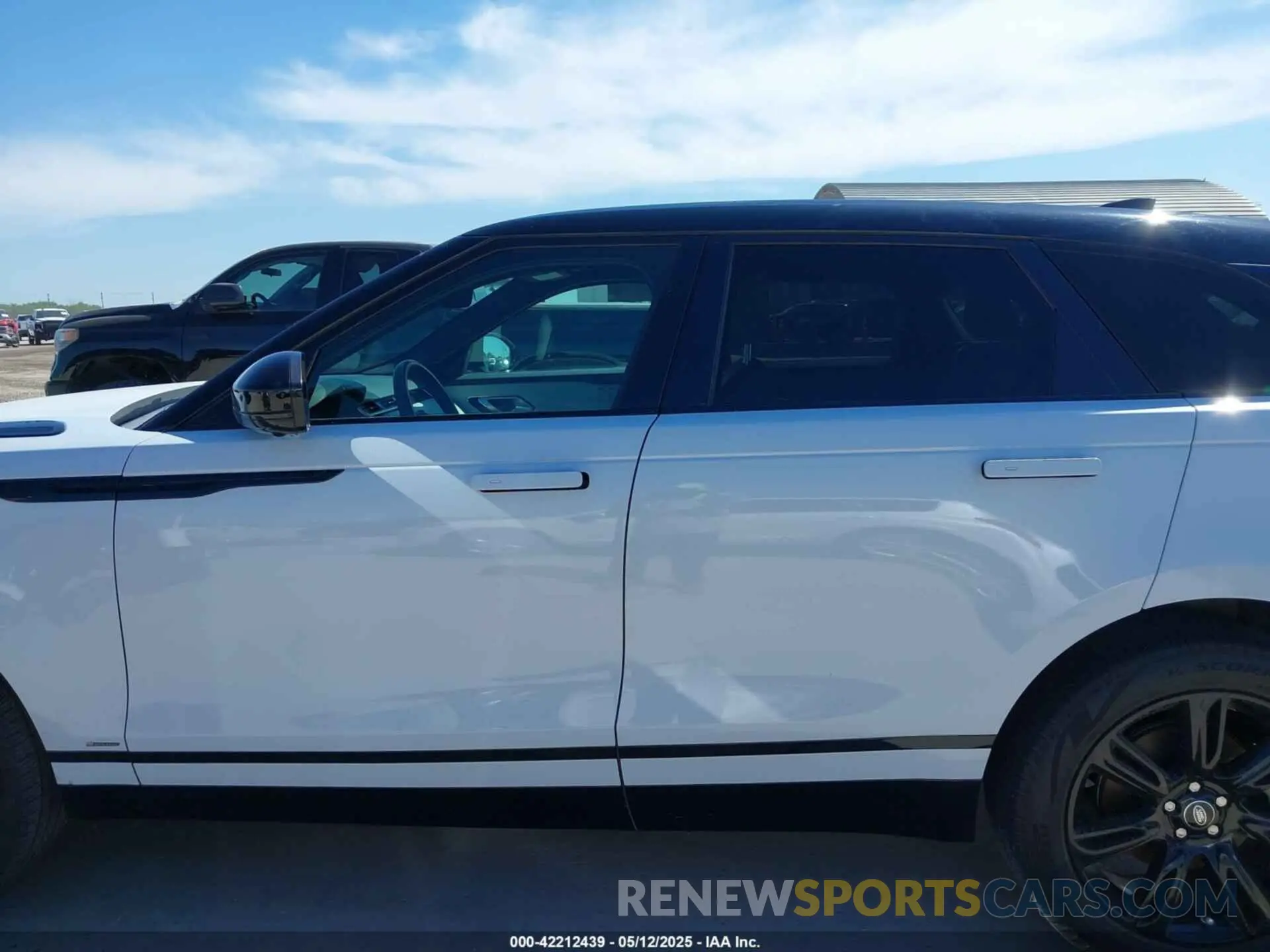 15 Photograph of a damaged car SALYK2EX4LA290992 LAND ROVER RANGE ROVER VELAR 2020