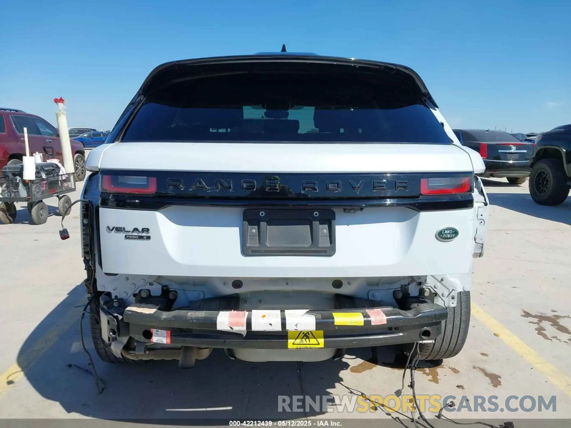 17 Photograph of a damaged car SALYK2EX4LA290992 LAND ROVER RANGE ROVER VELAR 2020