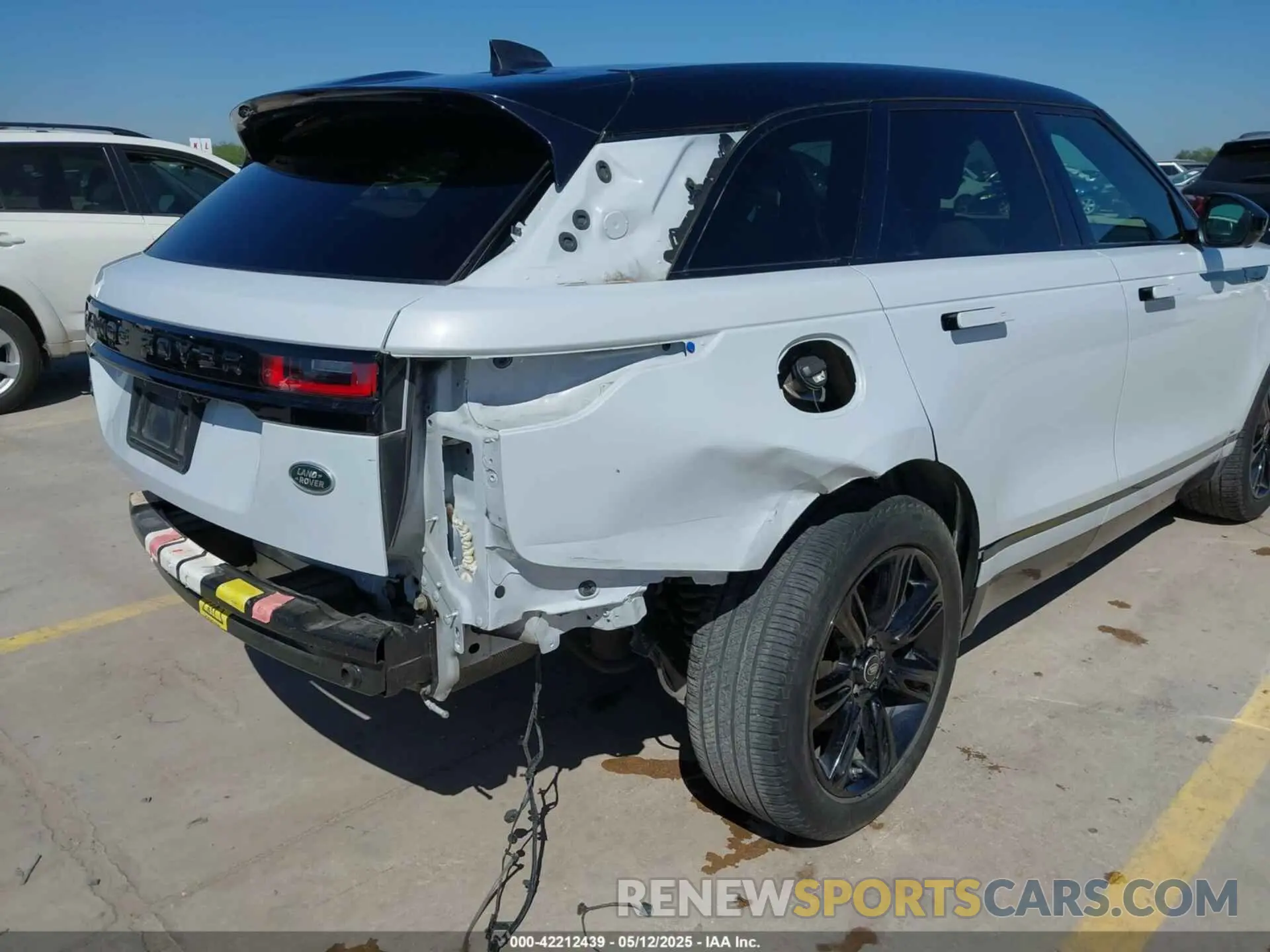 18 Photograph of a damaged car SALYK2EX4LA290992 LAND ROVER RANGE ROVER VELAR 2020
