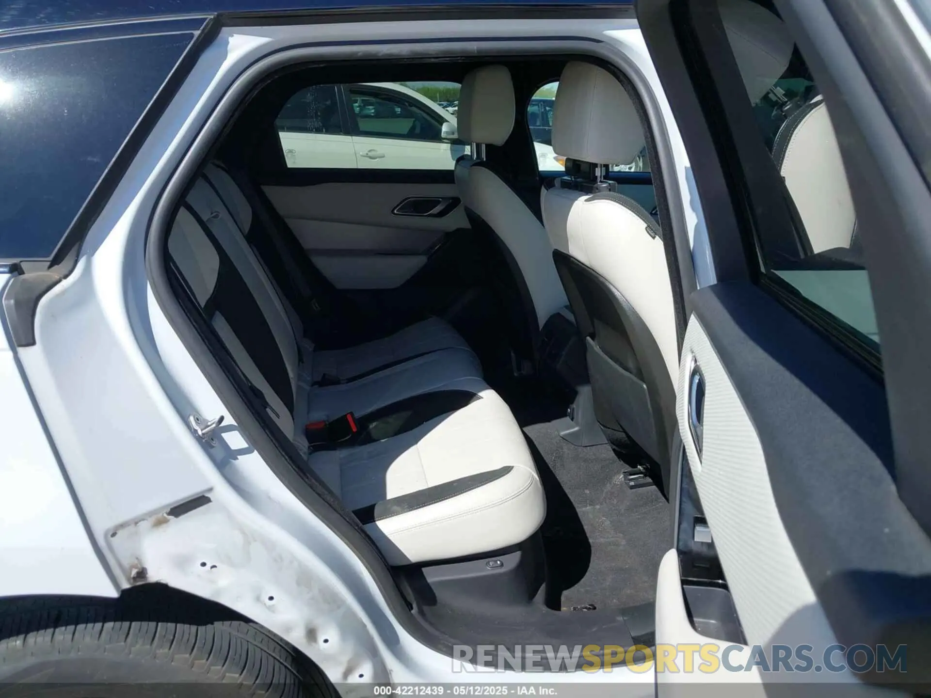 8 Photograph of a damaged car SALYK2EX4LA290992 LAND ROVER RANGE ROVER VELAR 2020