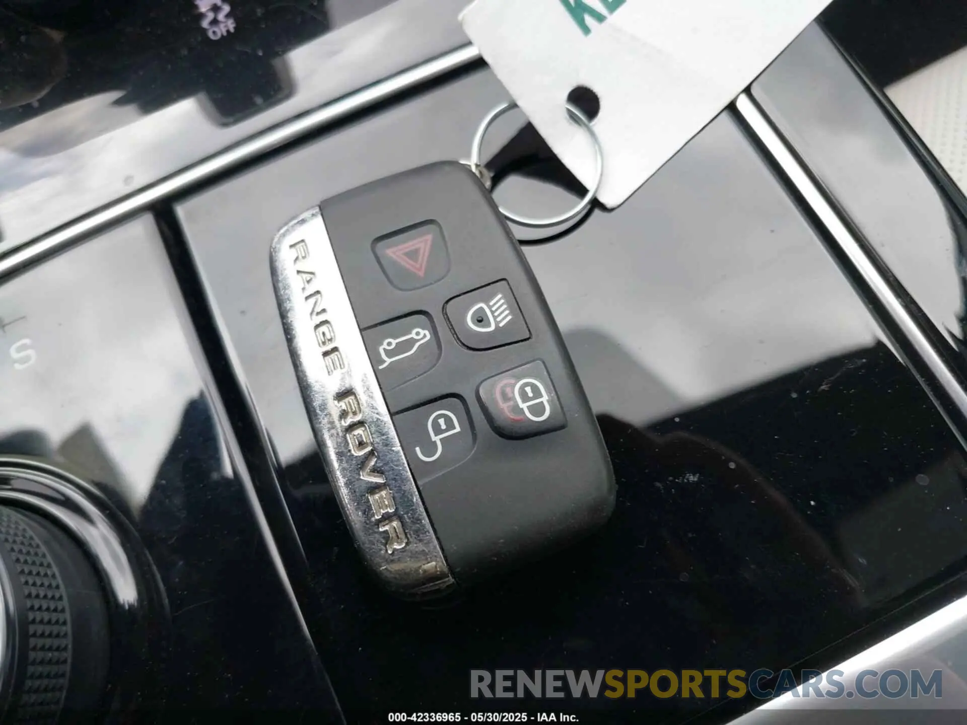 11 Photograph of a damaged car SALYK2EX5LA242336 LAND ROVER RANGE ROVER VELAR 2020