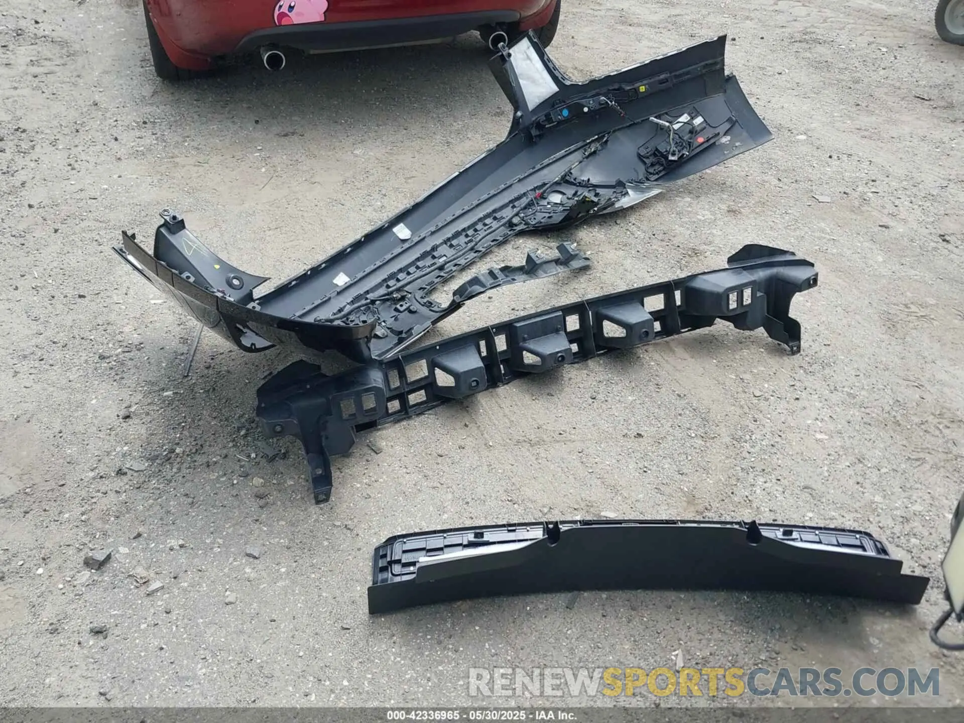 12 Photograph of a damaged car SALYK2EX5LA242336 LAND ROVER RANGE ROVER VELAR 2020