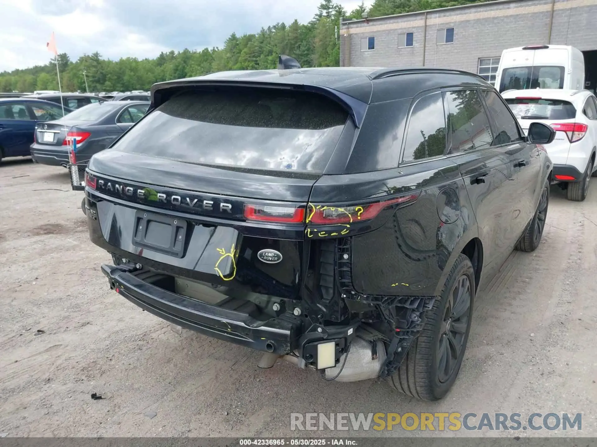 4 Photograph of a damaged car SALYK2EX5LA242336 LAND ROVER RANGE ROVER VELAR 2020