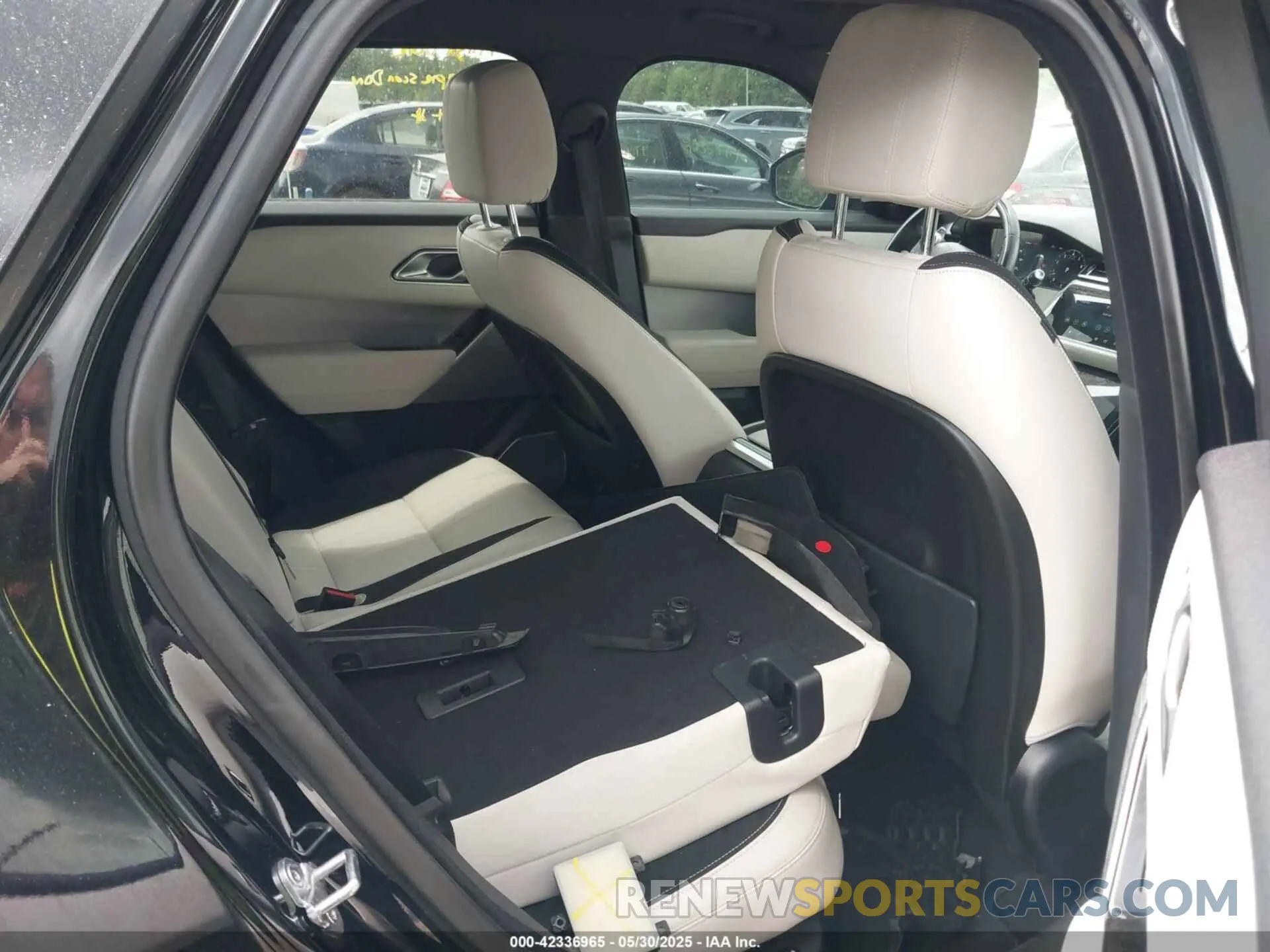 8 Photograph of a damaged car SALYK2EX5LA242336 LAND ROVER RANGE ROVER VELAR 2020