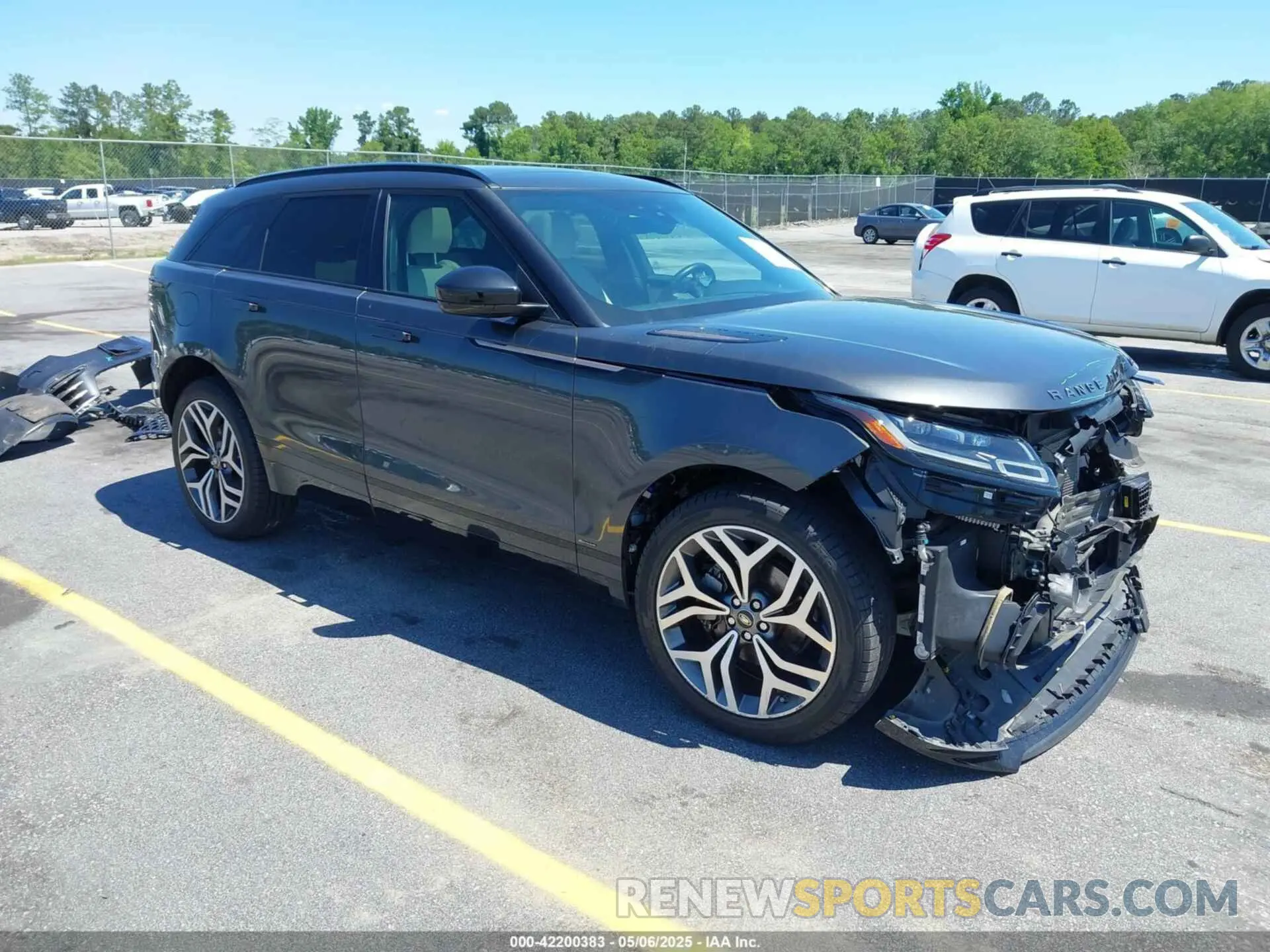 1 Photograph of a damaged car SALYK2EX5LA243809 LAND ROVER RANGE ROVER VELAR 2020