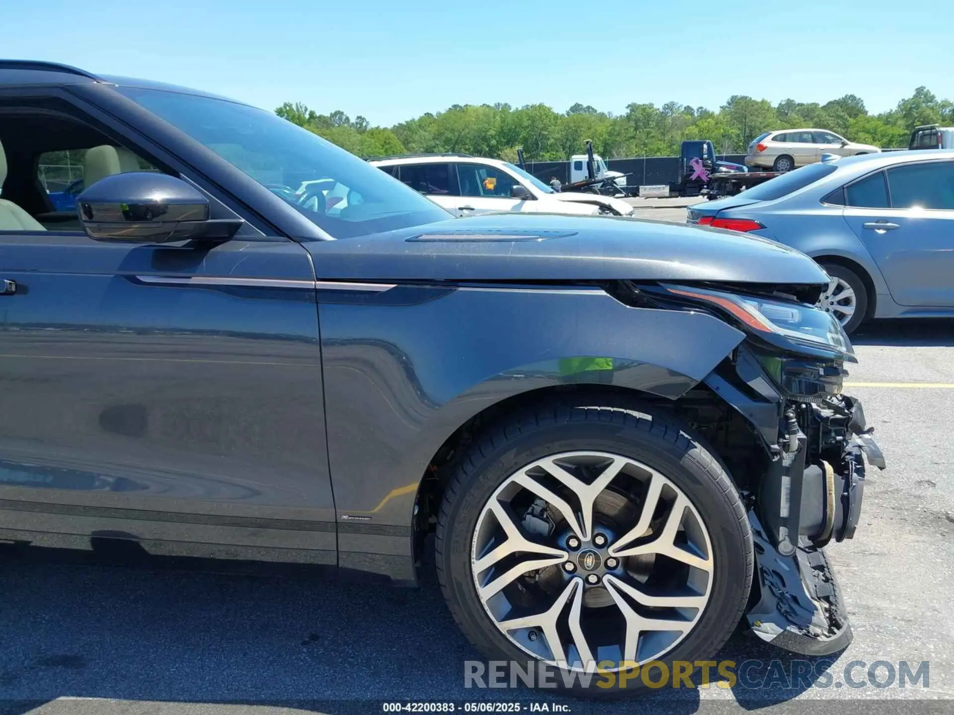18 Photograph of a damaged car SALYK2EX5LA243809 LAND ROVER RANGE ROVER VELAR 2020