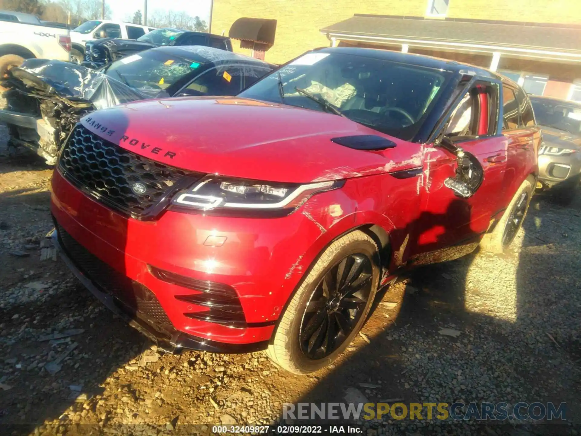 2 Photograph of a damaged car SALYK2EX6LA283994 LAND ROVER RANGE ROVER VELAR 2020