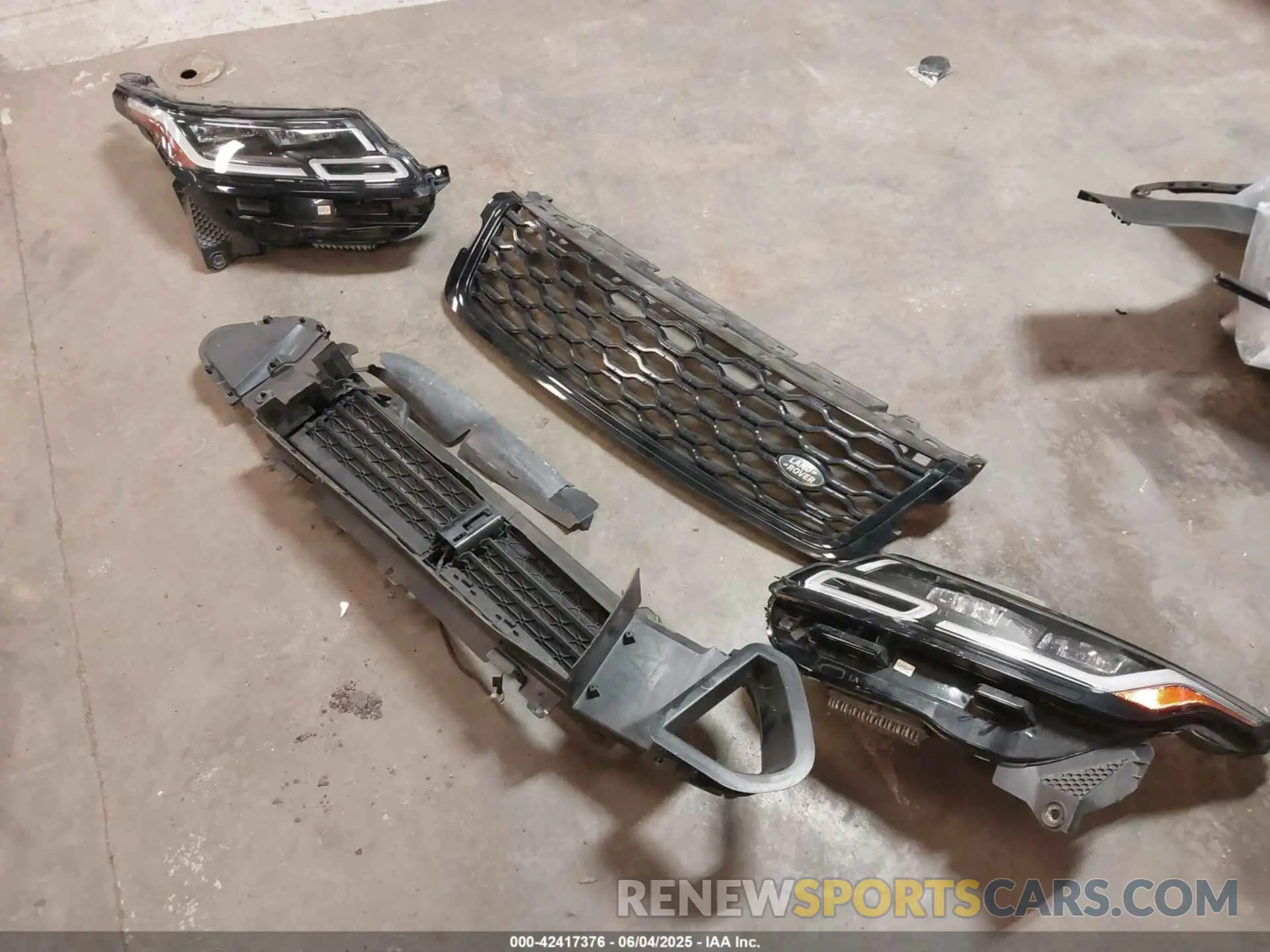 12 Photograph of a damaged car SALYK2EX7LA247845 LAND ROVER RANGE ROVER VELAR 2020