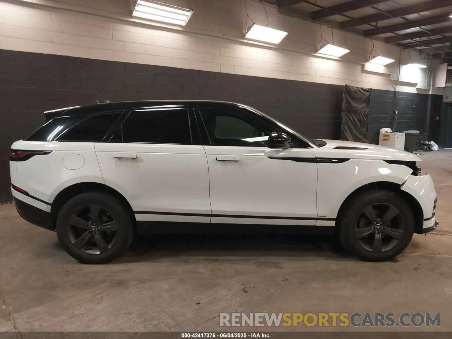 14 Photograph of a damaged car SALYK2EX7LA247845 LAND ROVER RANGE ROVER VELAR 2020