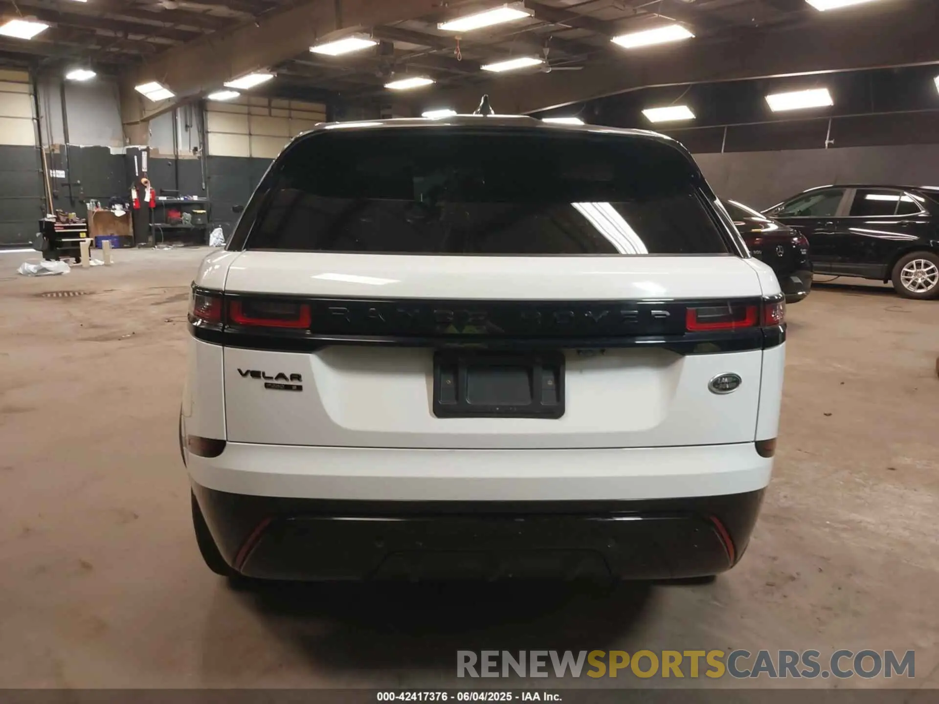 17 Photograph of a damaged car SALYK2EX7LA247845 LAND ROVER RANGE ROVER VELAR 2020