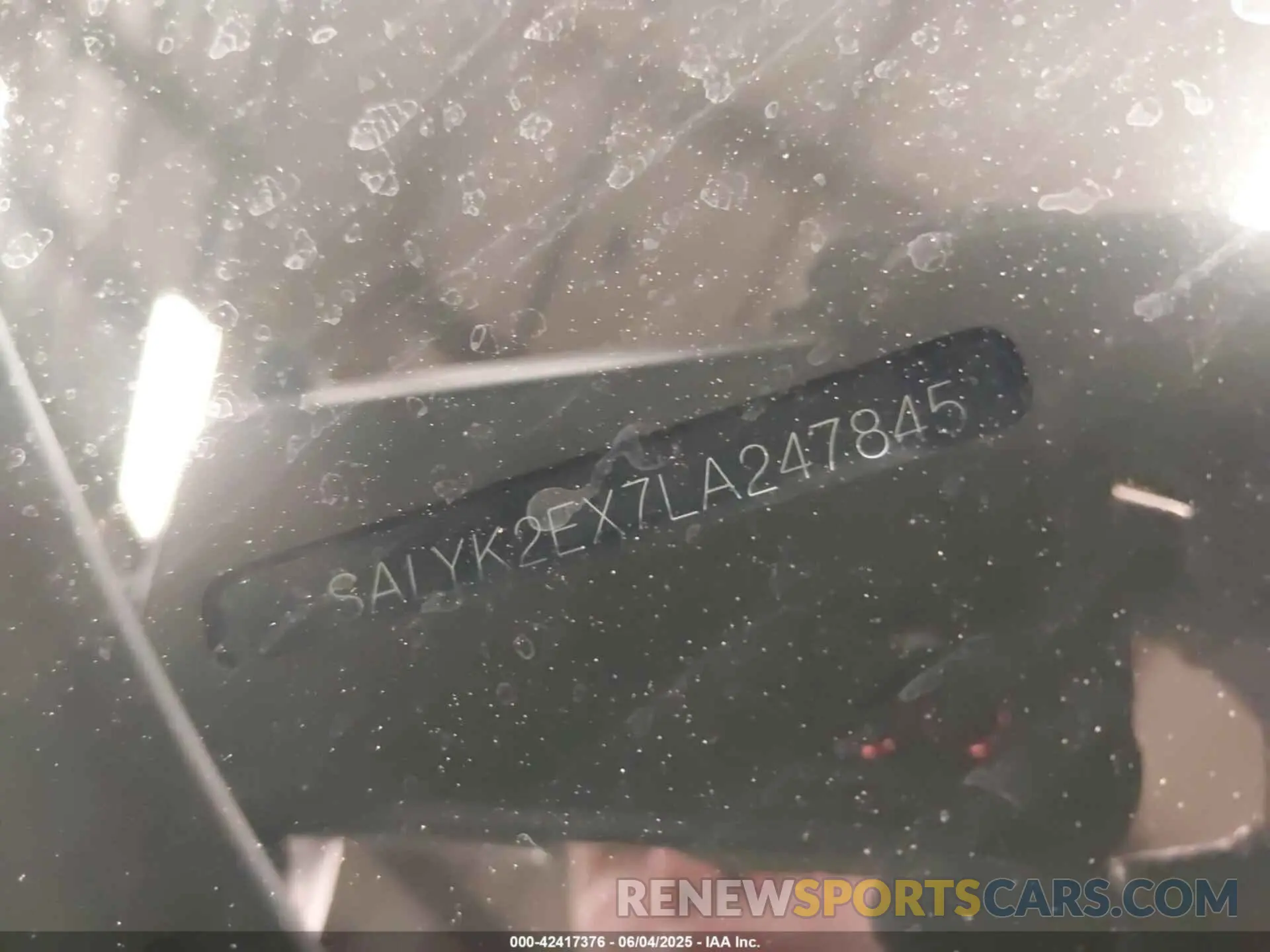 18 Photograph of a damaged car SALYK2EX7LA247845 LAND ROVER RANGE ROVER VELAR 2020