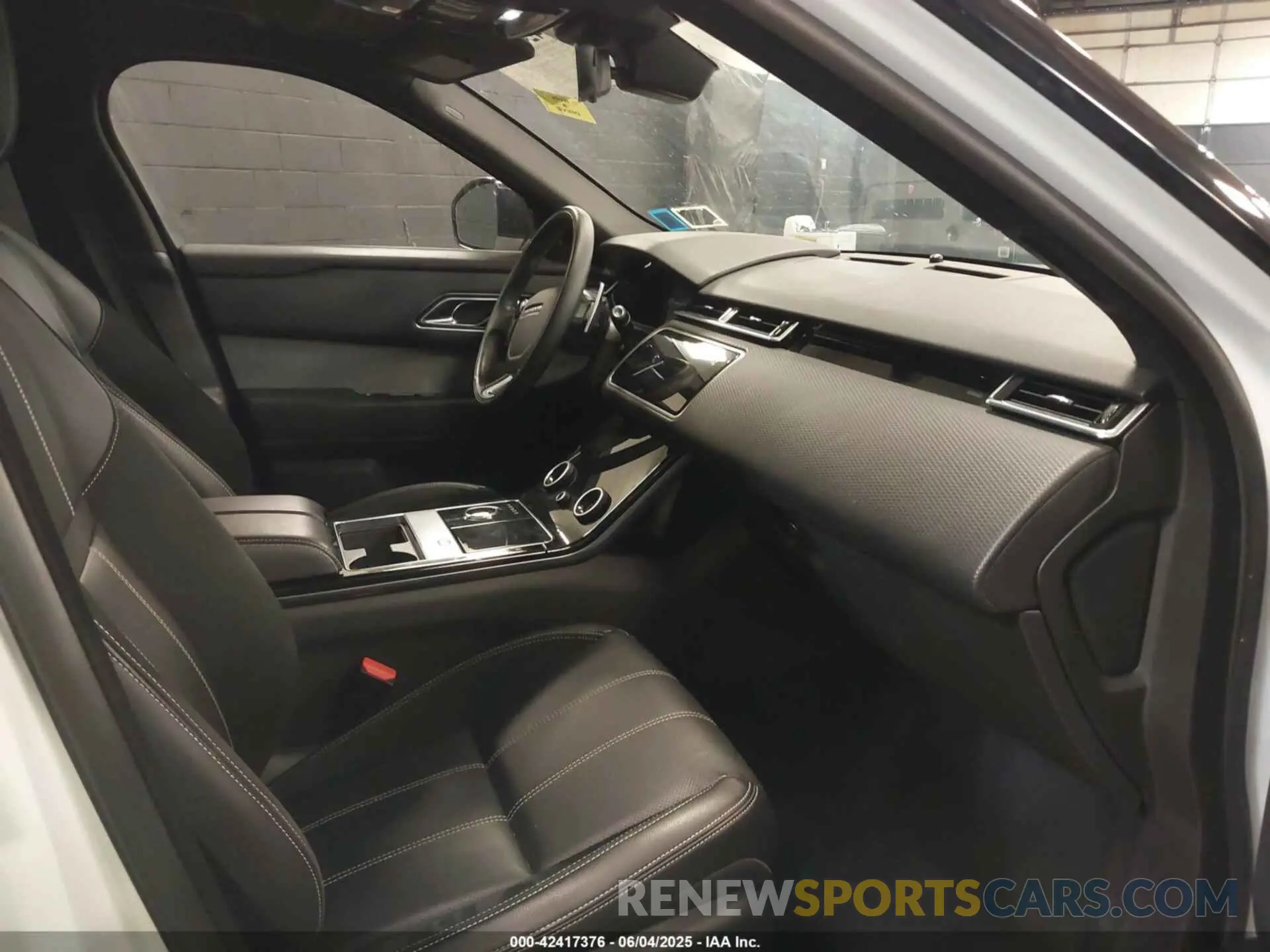 5 Photograph of a damaged car SALYK2EX7LA247845 LAND ROVER RANGE ROVER VELAR 2020