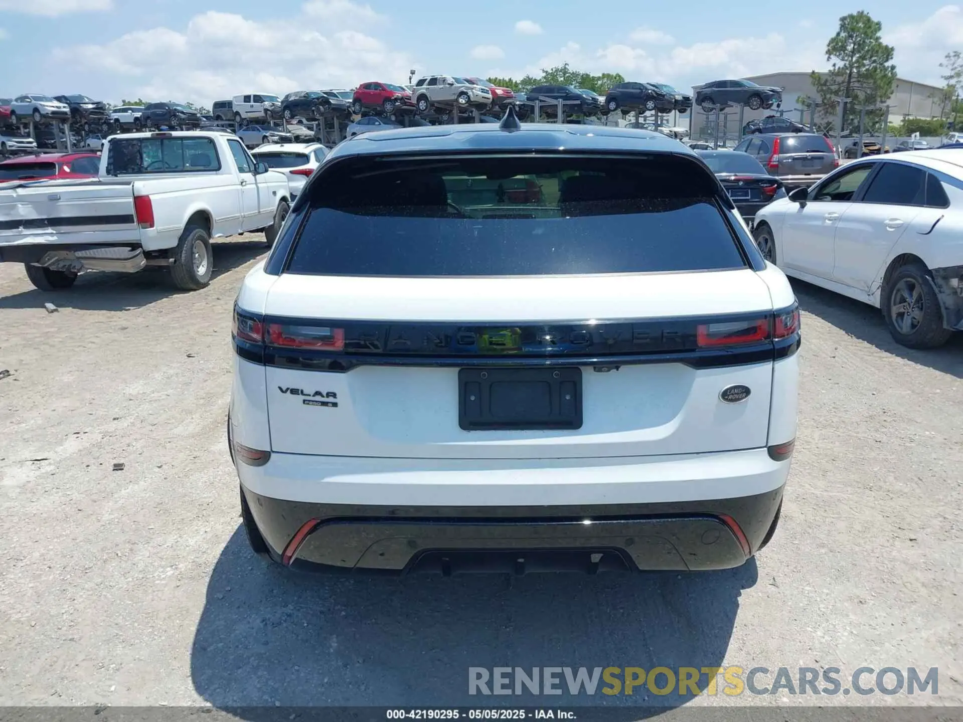 16 Photograph of a damaged car SALYK2EX9LA252092 LAND ROVER RANGE ROVER VELAR 2020