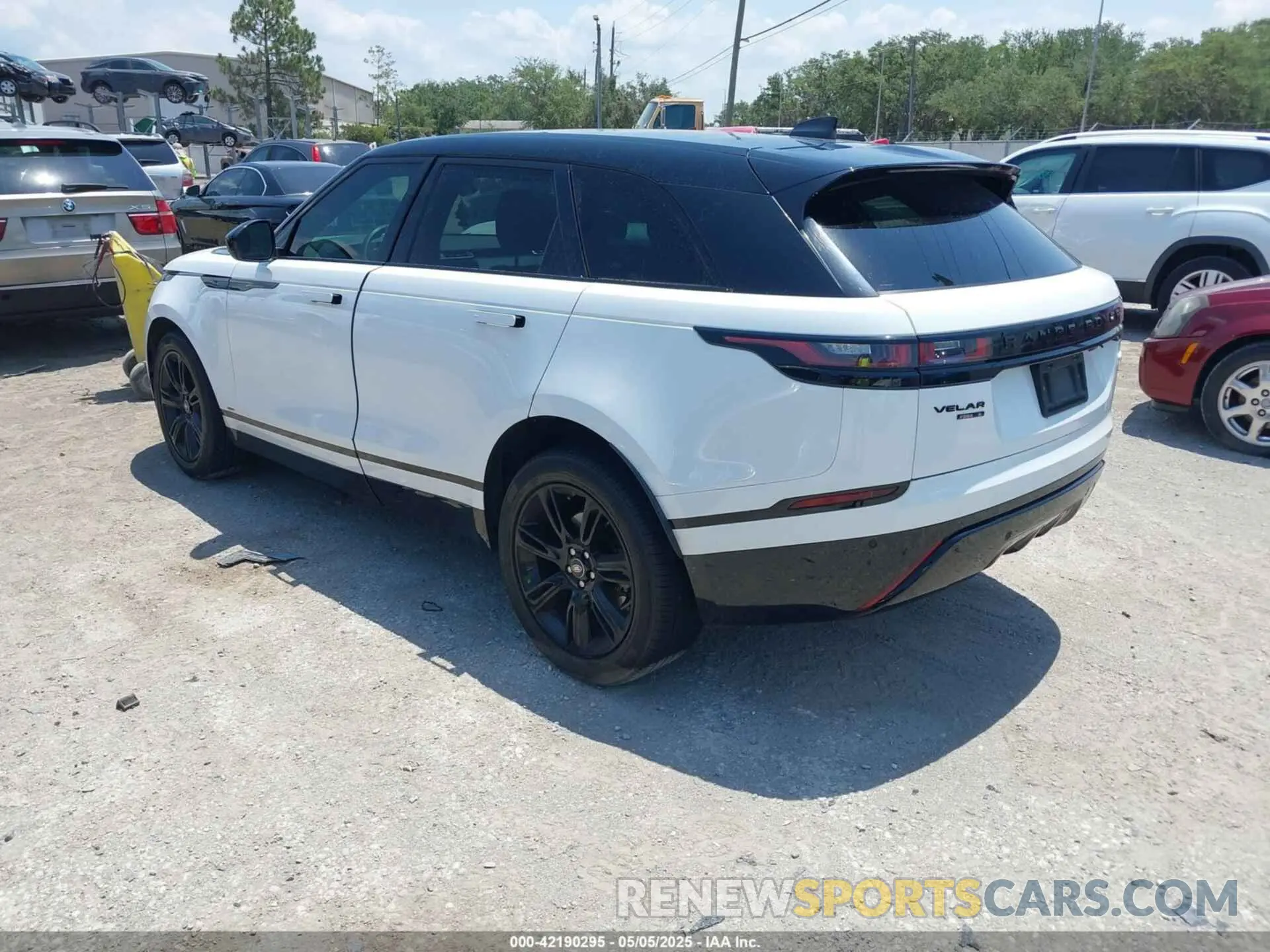 3 Photograph of a damaged car SALYK2EX9LA252092 LAND ROVER RANGE ROVER VELAR 2020