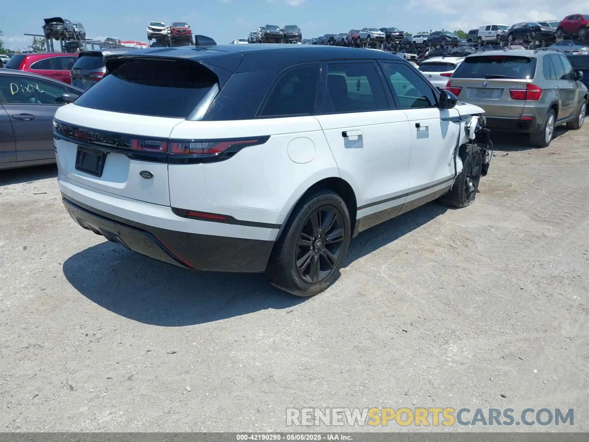 4 Photograph of a damaged car SALYK2EX9LA252092 LAND ROVER RANGE ROVER VELAR 2020