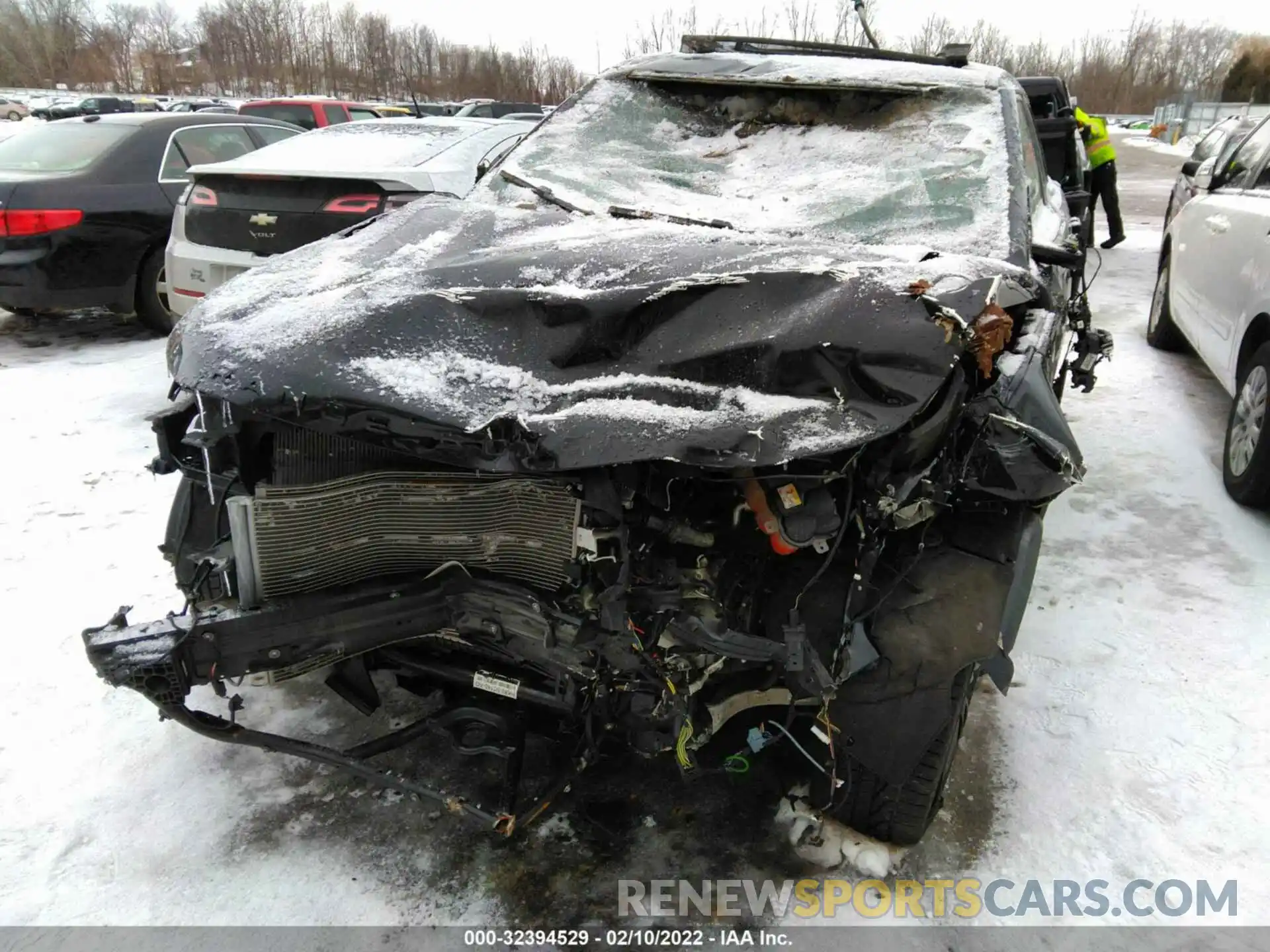 6 Photograph of a damaged car SALYK2FV1LA270891 LAND ROVER RANGE ROVER VELAR 2020