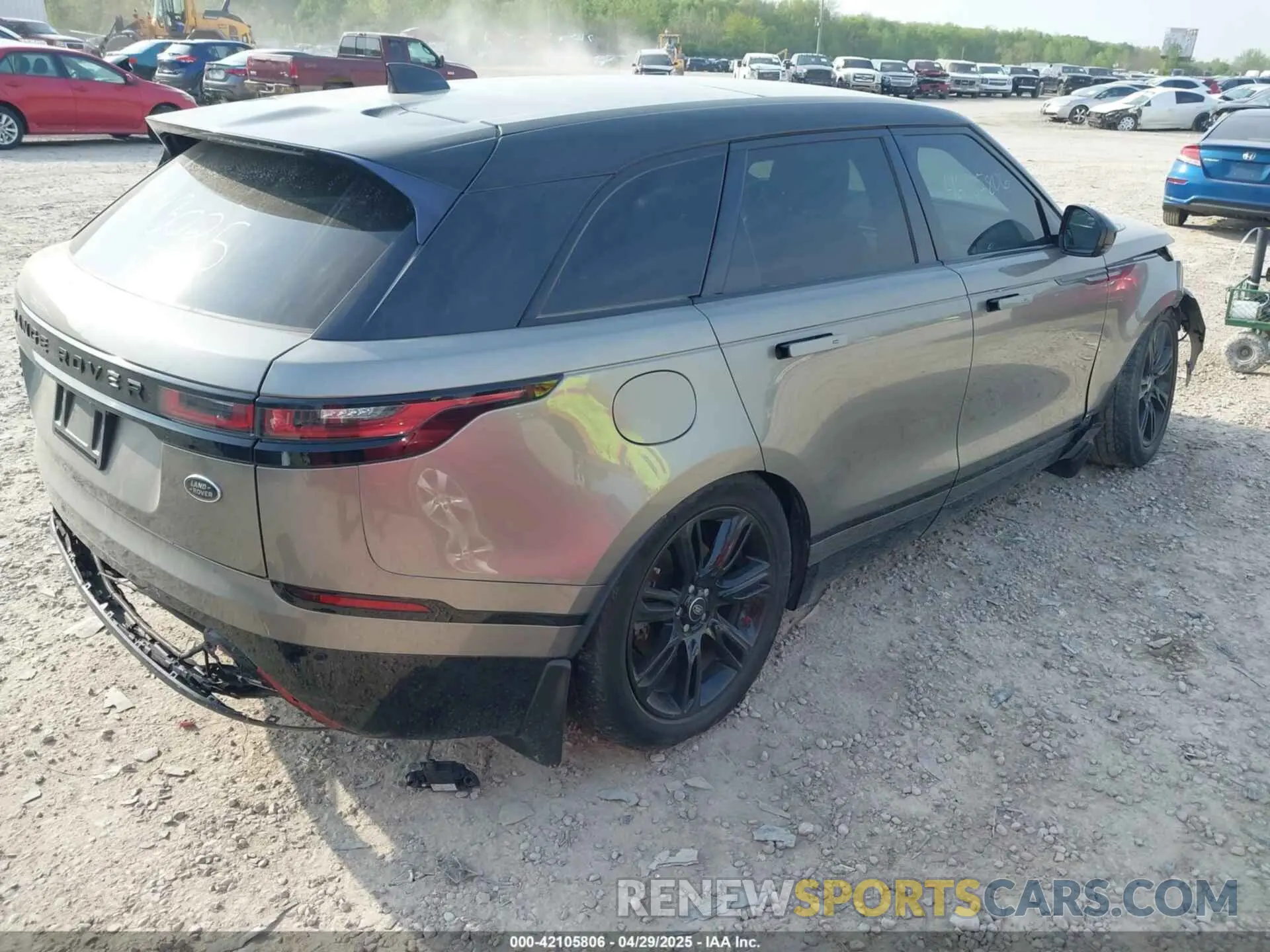 4 Photograph of a damaged car SALYK2FV8LA243025 LAND ROVER RANGE ROVER VELAR 2020