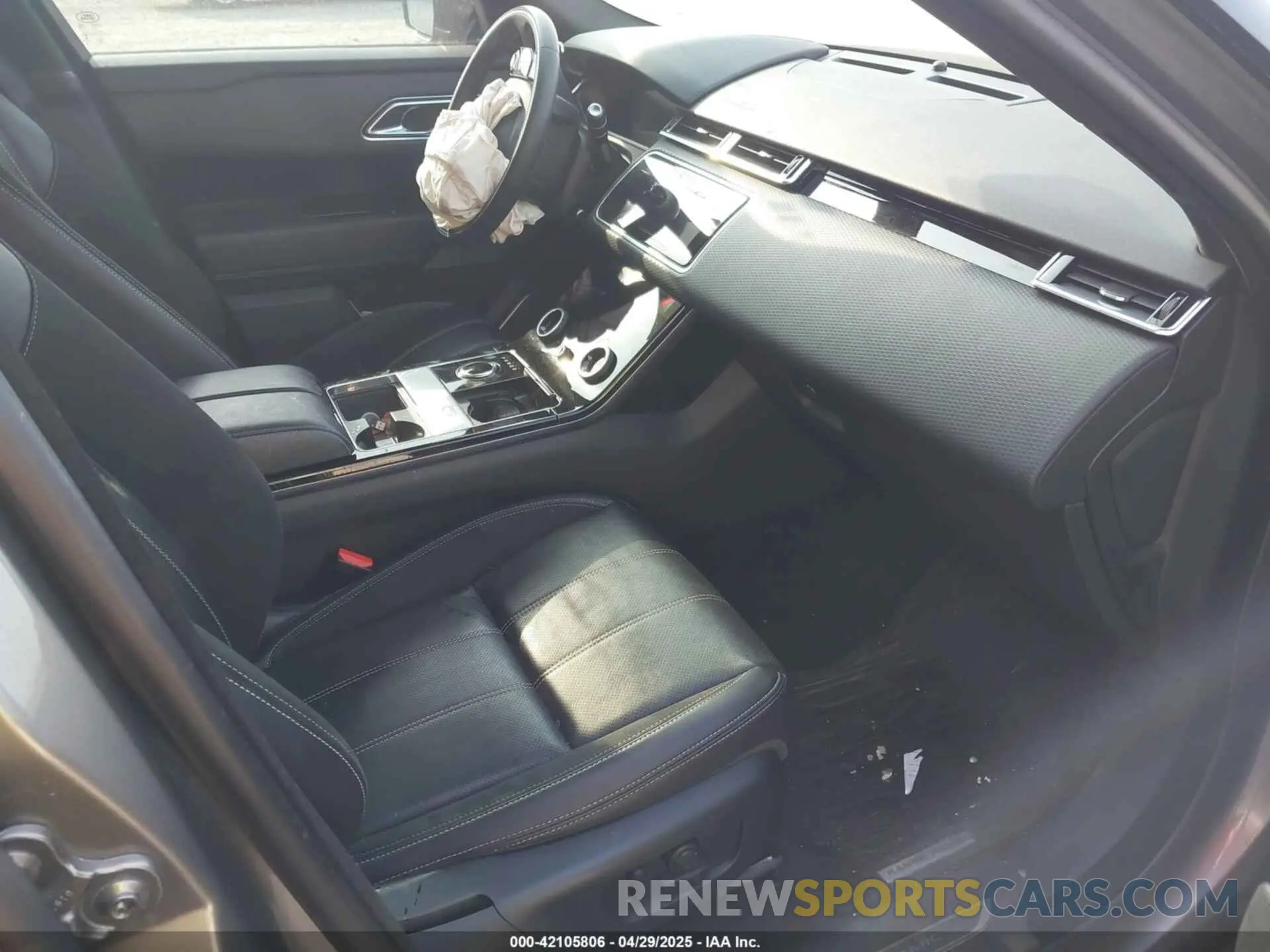 5 Photograph of a damaged car SALYK2FV8LA243025 LAND ROVER RANGE ROVER VELAR 2020