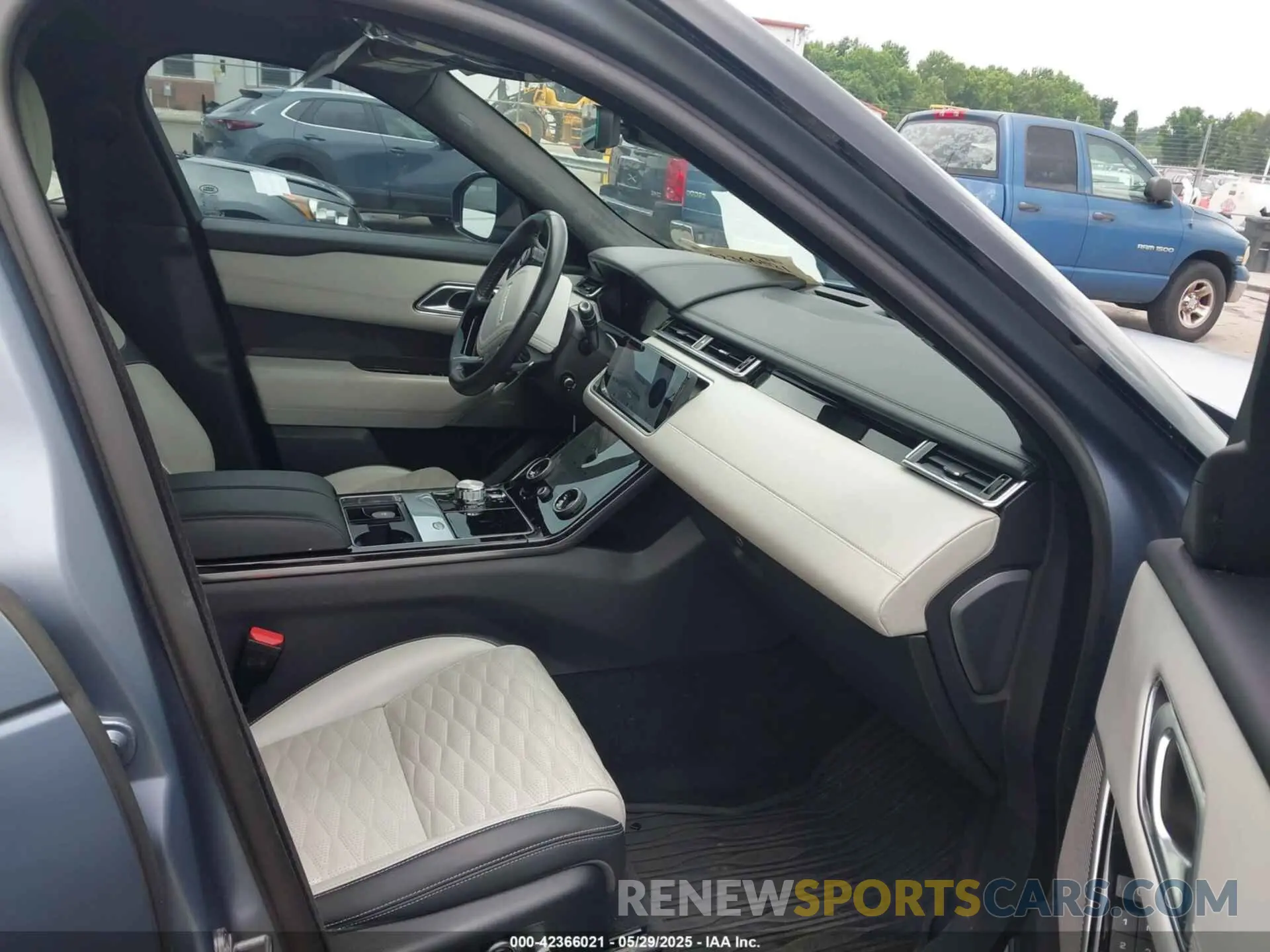 5 Photograph of a damaged car SALYU2EE1LA257148 LAND ROVER RANGE ROVER VELAR 2020