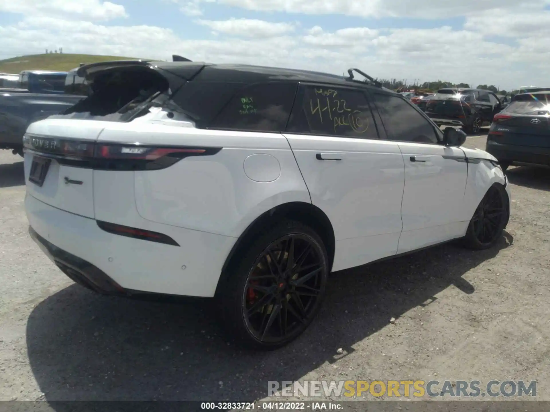 4 Photograph of a damaged car SALYU2EE2LA266165 LAND ROVER RANGE ROVER VELAR 2020