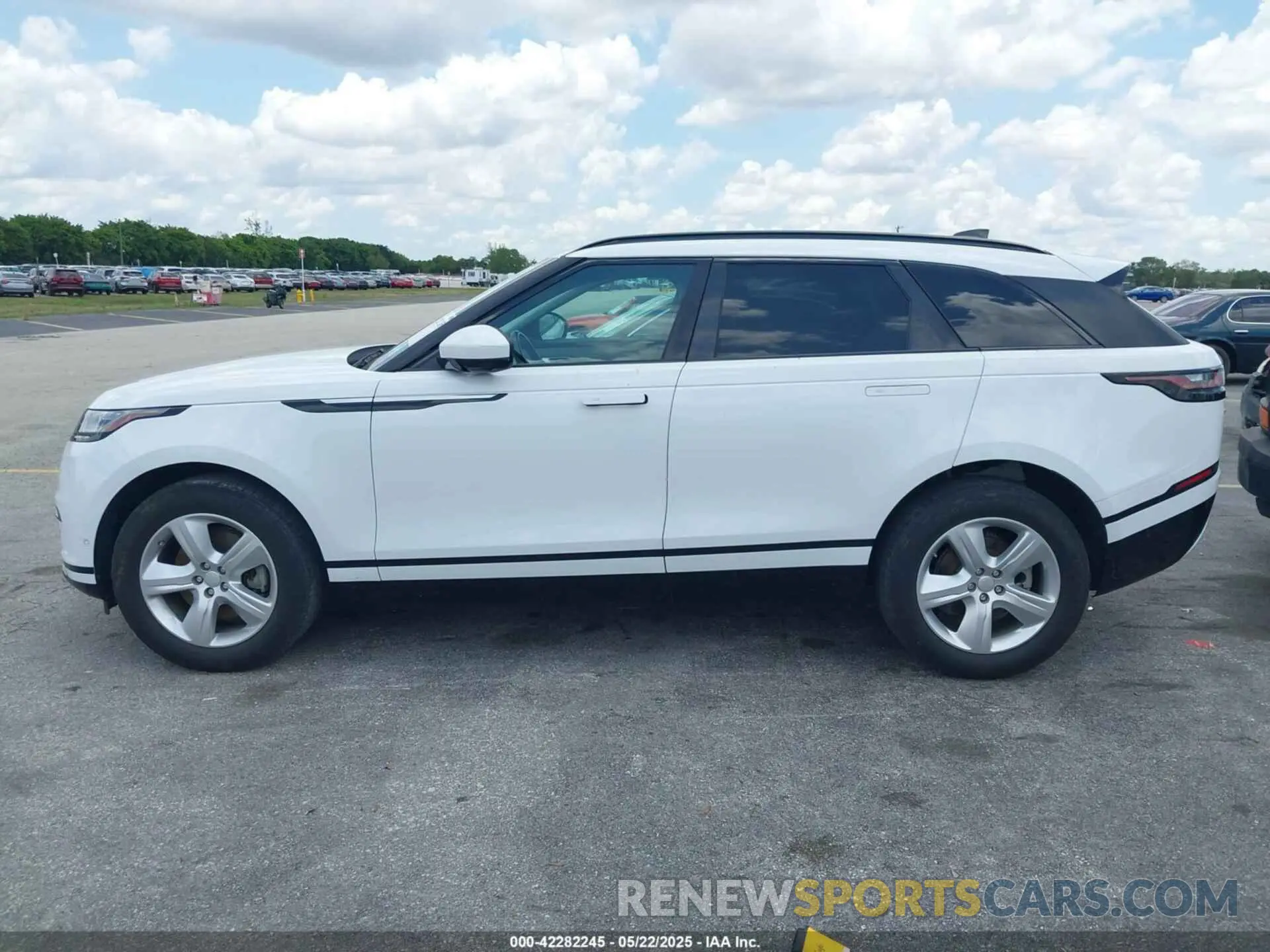 14 Photograph of a damaged car SALYJ2EX9MA307337 LAND ROVER RANGE ROVER VELAR 2021
