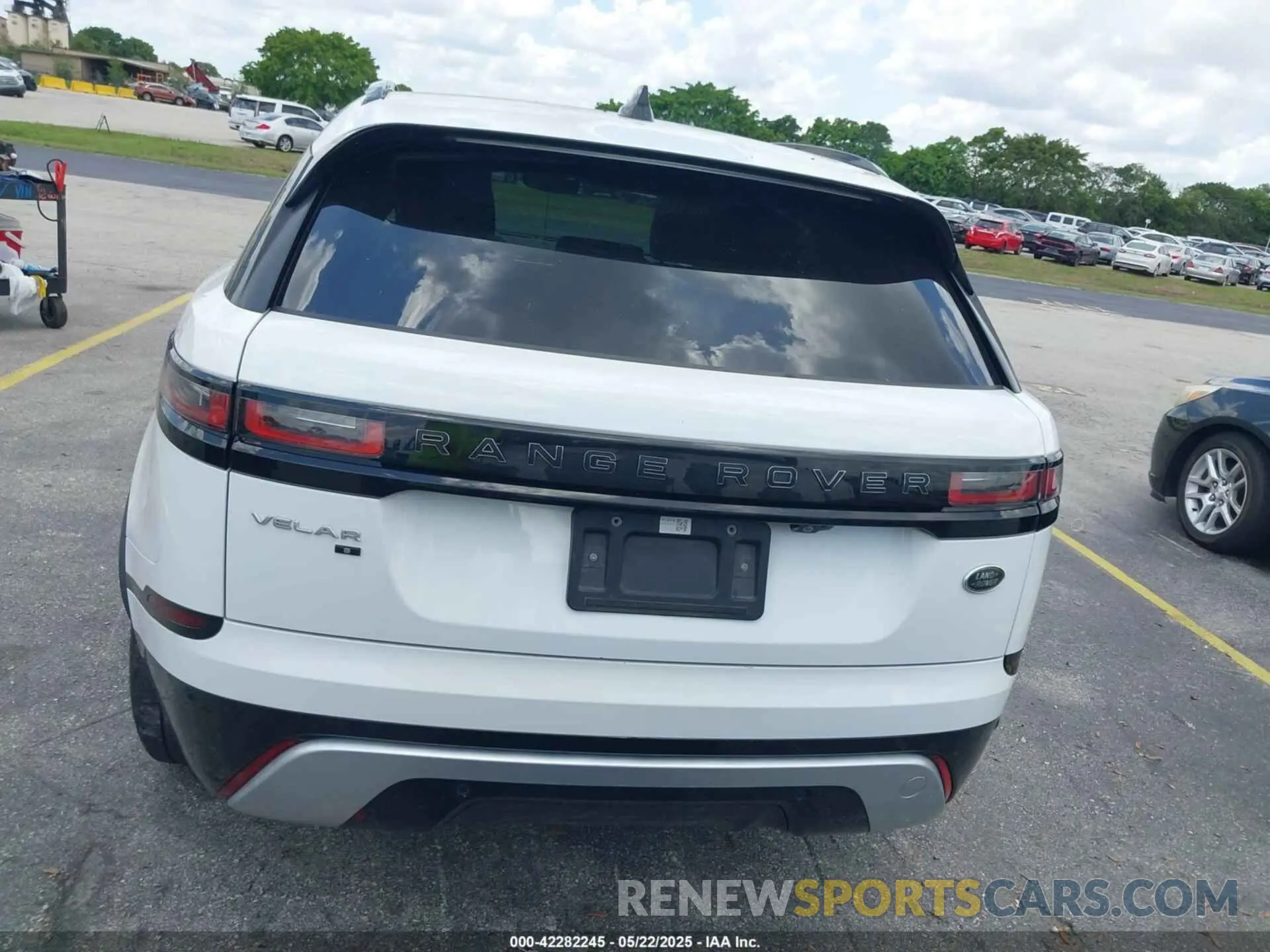 16 Photograph of a damaged car SALYJ2EX9MA307337 LAND ROVER RANGE ROVER VELAR 2021