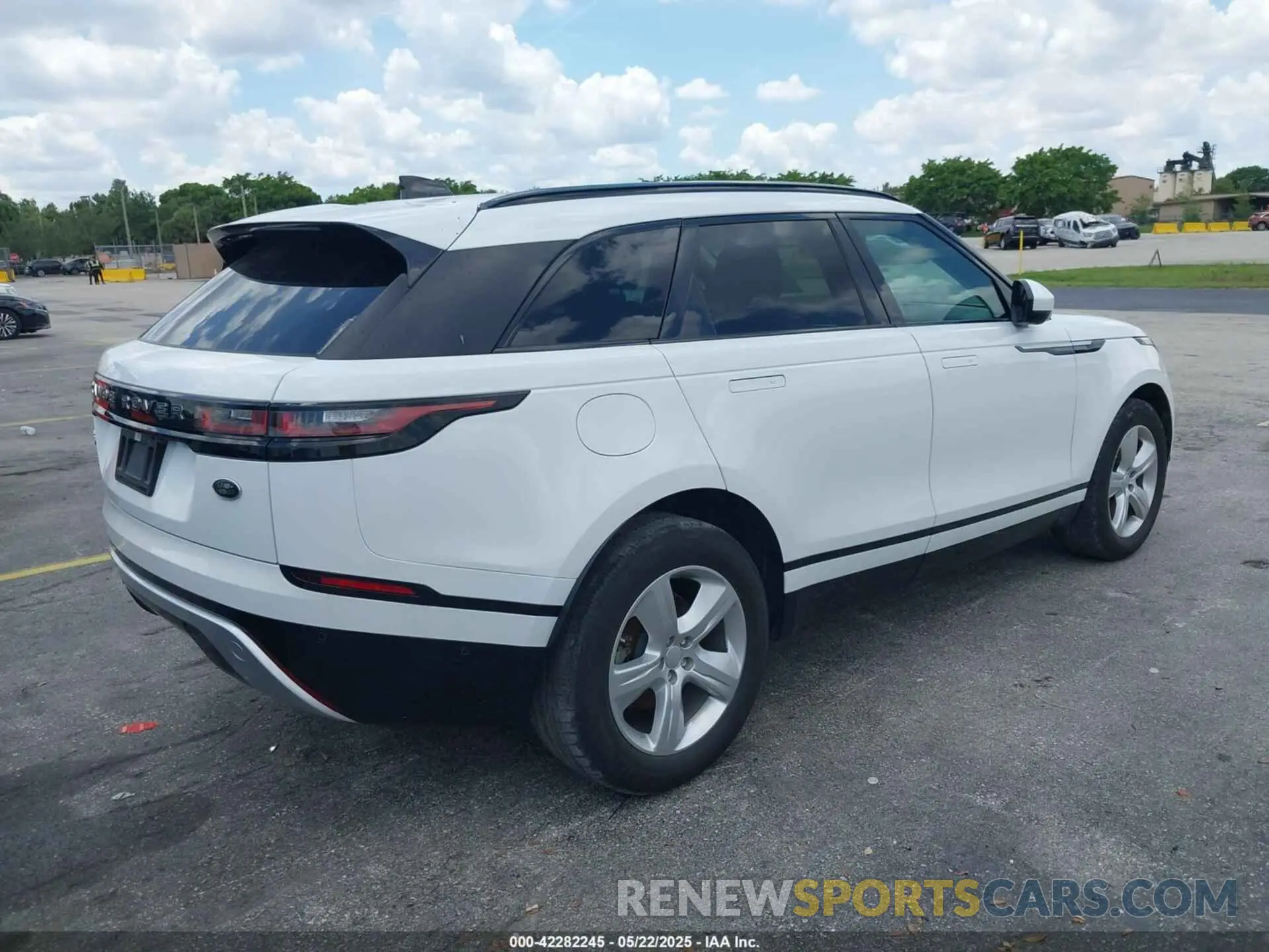 4 Photograph of a damaged car SALYJ2EX9MA307337 LAND ROVER RANGE ROVER VELAR 2021