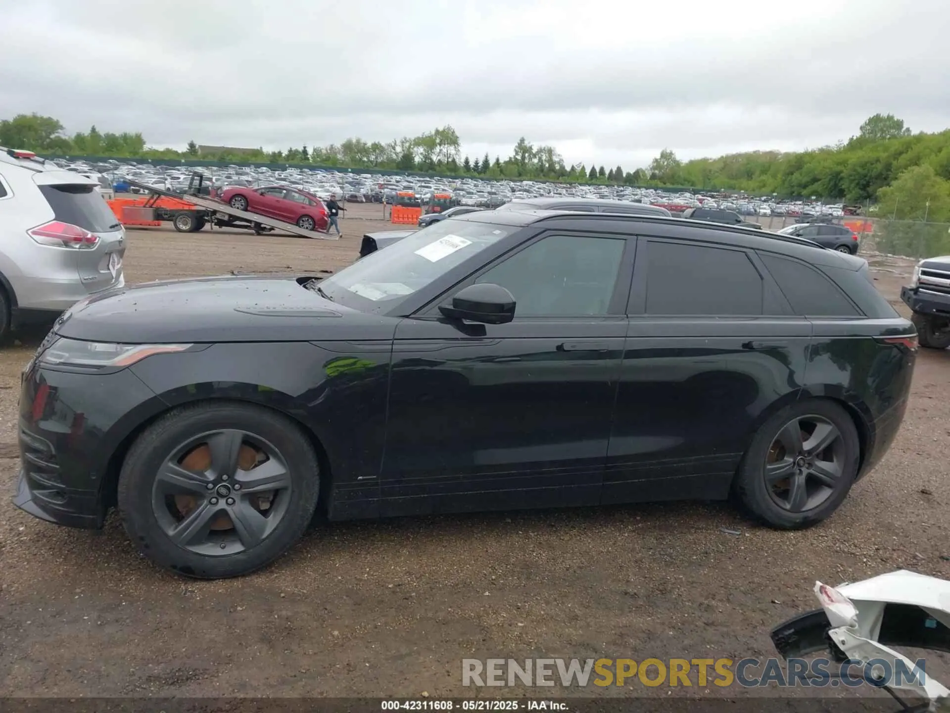 14 Photograph of a damaged car SALYT2EU0MA299368 LAND ROVER RANGE ROVER VELAR 2021