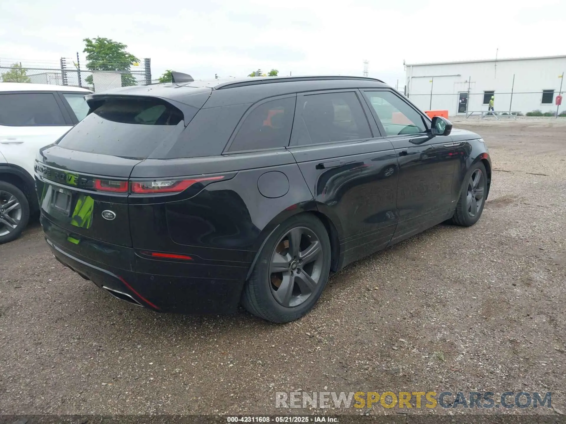4 Photograph of a damaged car SALYT2EU0MA299368 LAND ROVER RANGE ROVER VELAR 2021