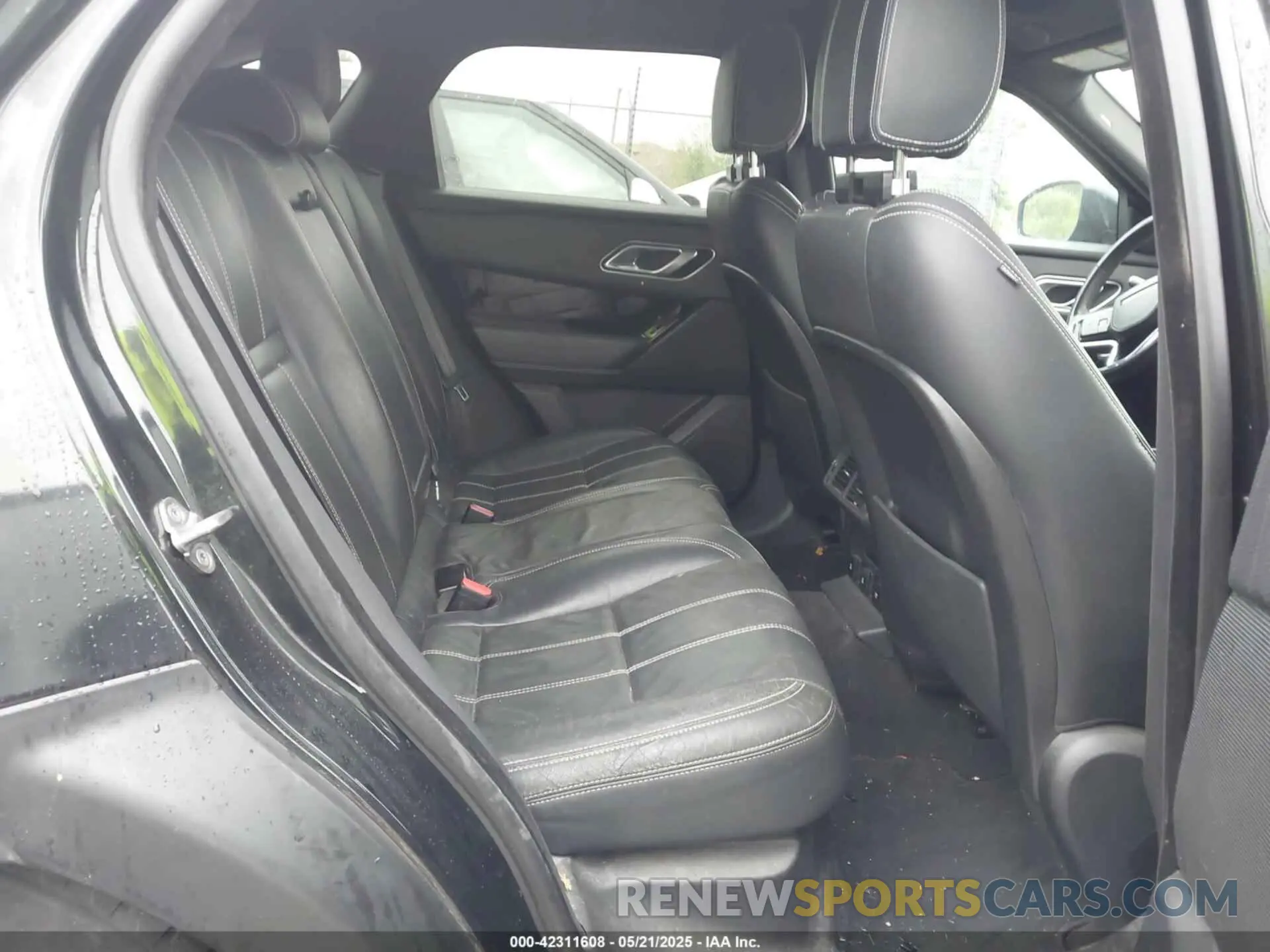 8 Photograph of a damaged car SALYT2EU0MA299368 LAND ROVER RANGE ROVER VELAR 2021